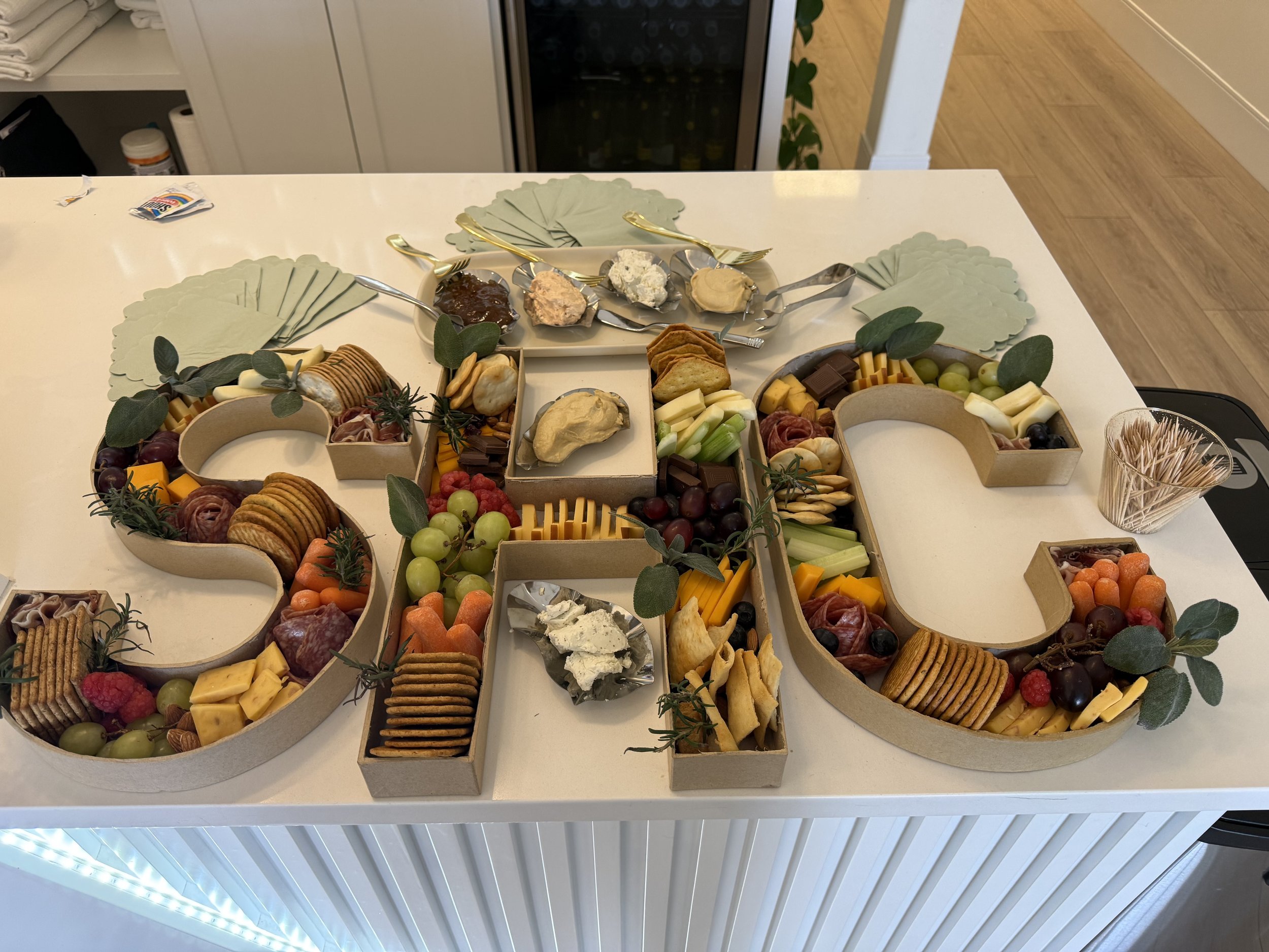 The Anti-Hanger Snack Plate for Therapists