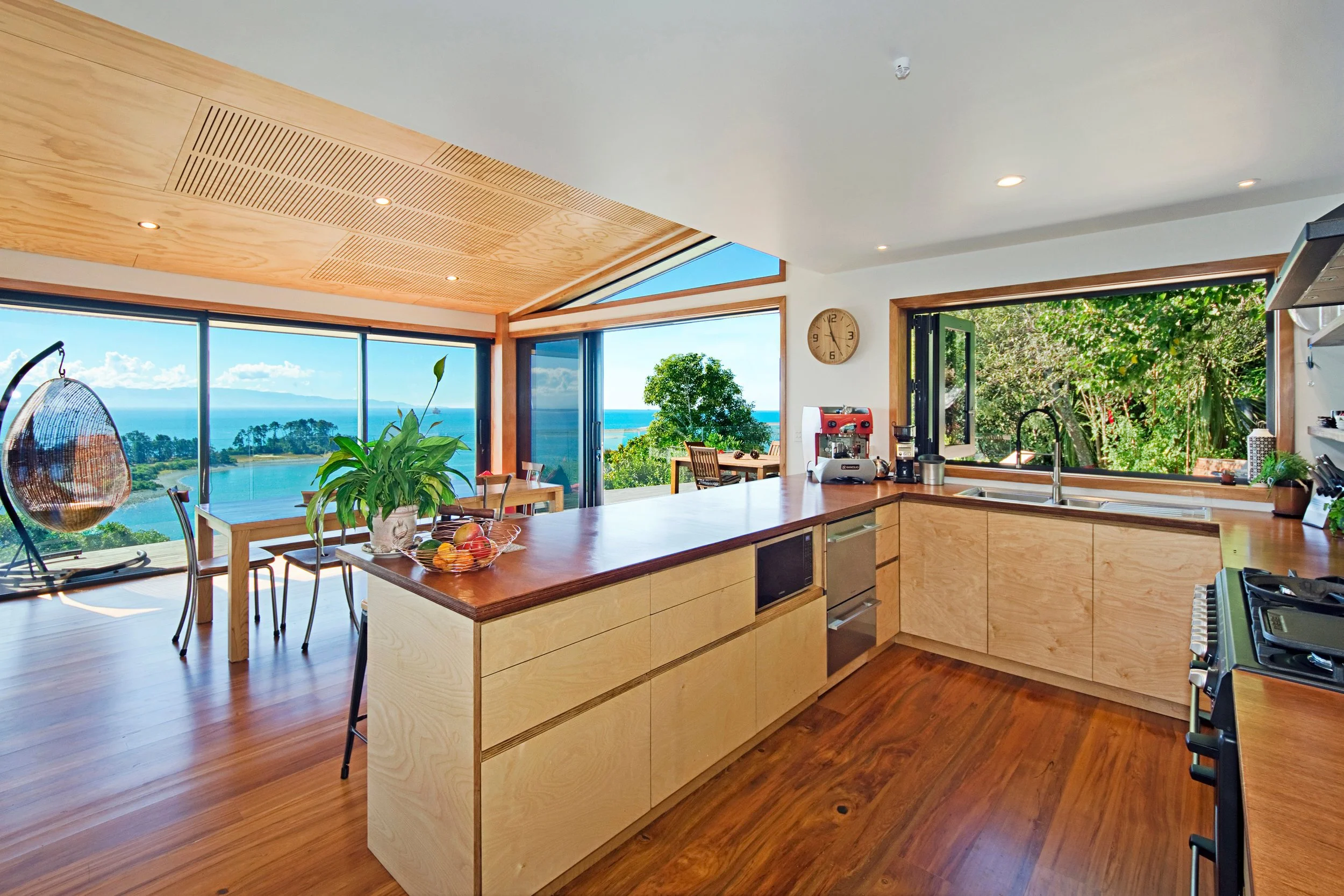 Beautiful and functional kitchen, joinery by MAKE
