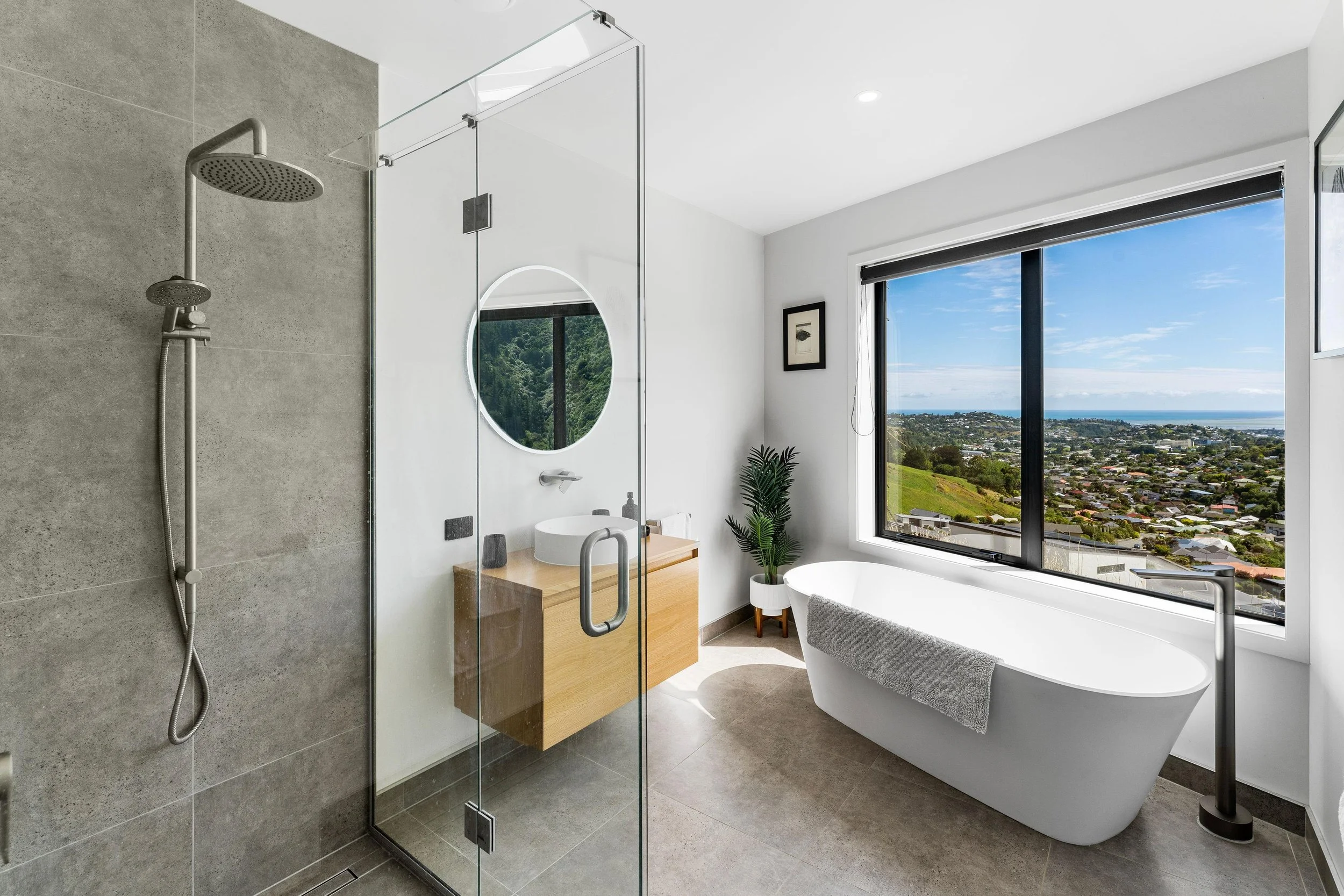Freestanding bath with a view Nelson