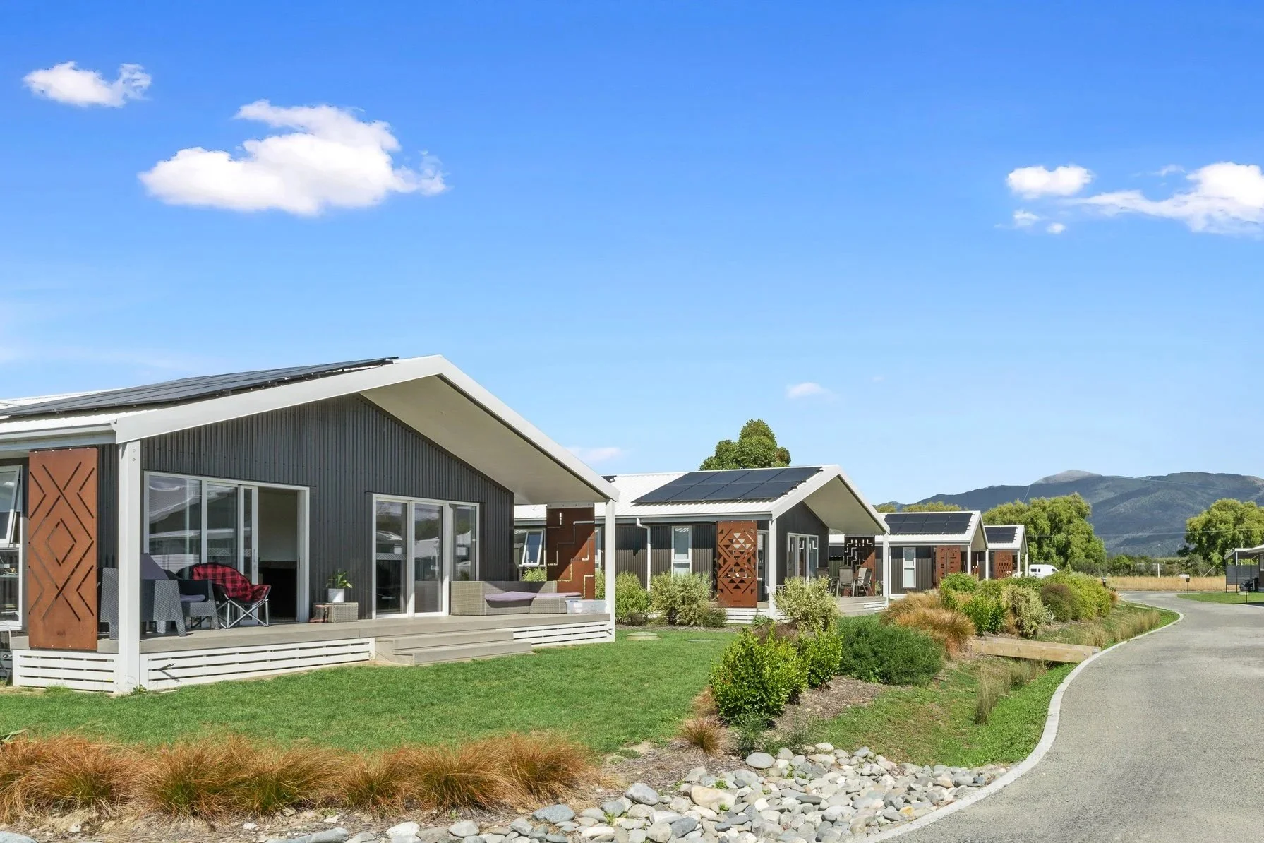 Te Āwhina Marae, Papakainga