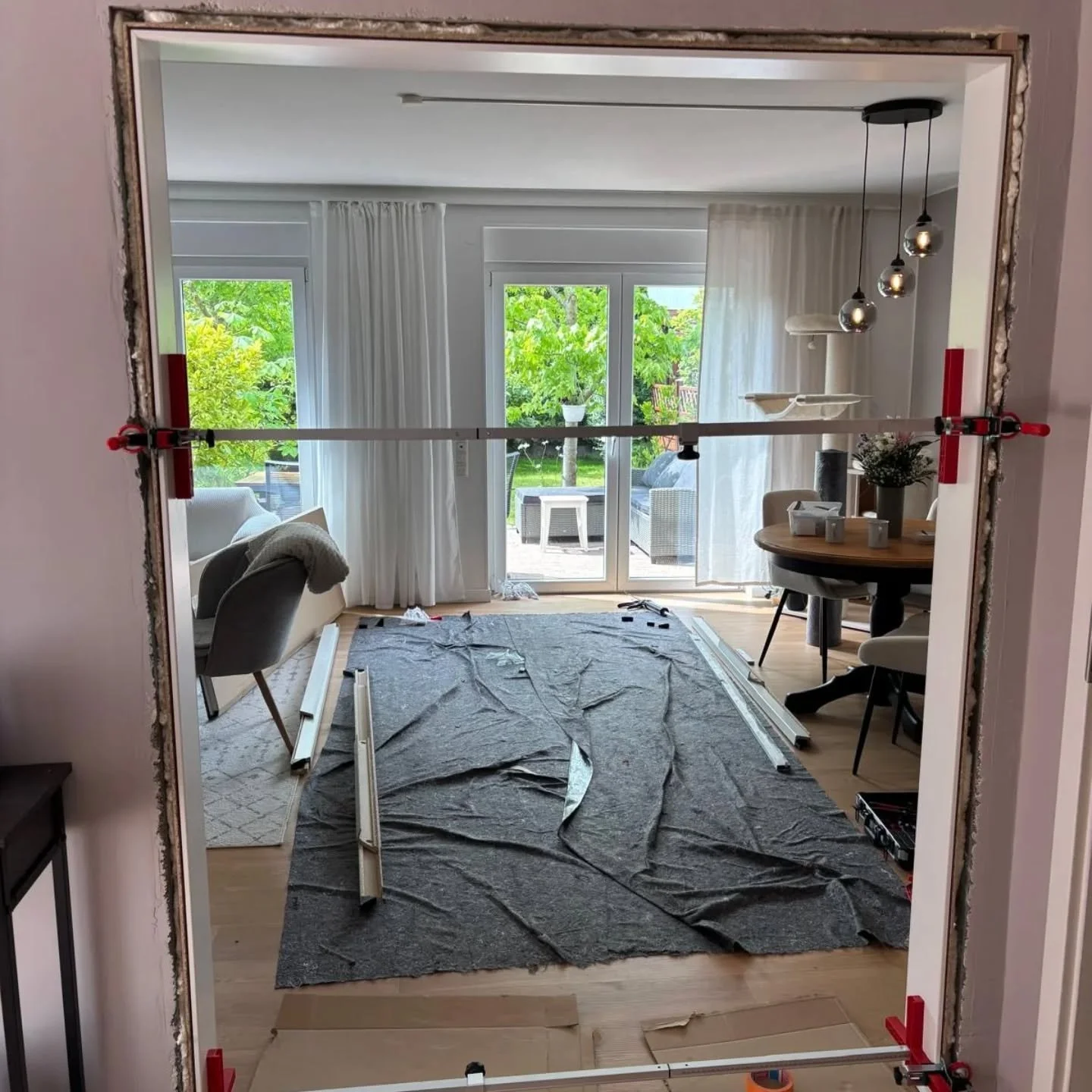 Vorher, Nachher🚪

Wir bauen euch auch die T&uuml;ren ein. Denn Malermeister Dahms bietet #vielfalt 

#wirmachens🎨 #malermeister #malermeisterdahms #wirmachens #dahms #pinneberg #hamburg #handwerk #handwerkrockt #azubis #geselle #meister #maler #die