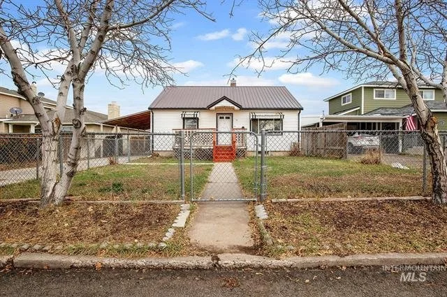 624 11th Ave N - Buhl