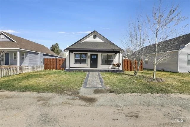 219 E Spruce Ave - Fairfield