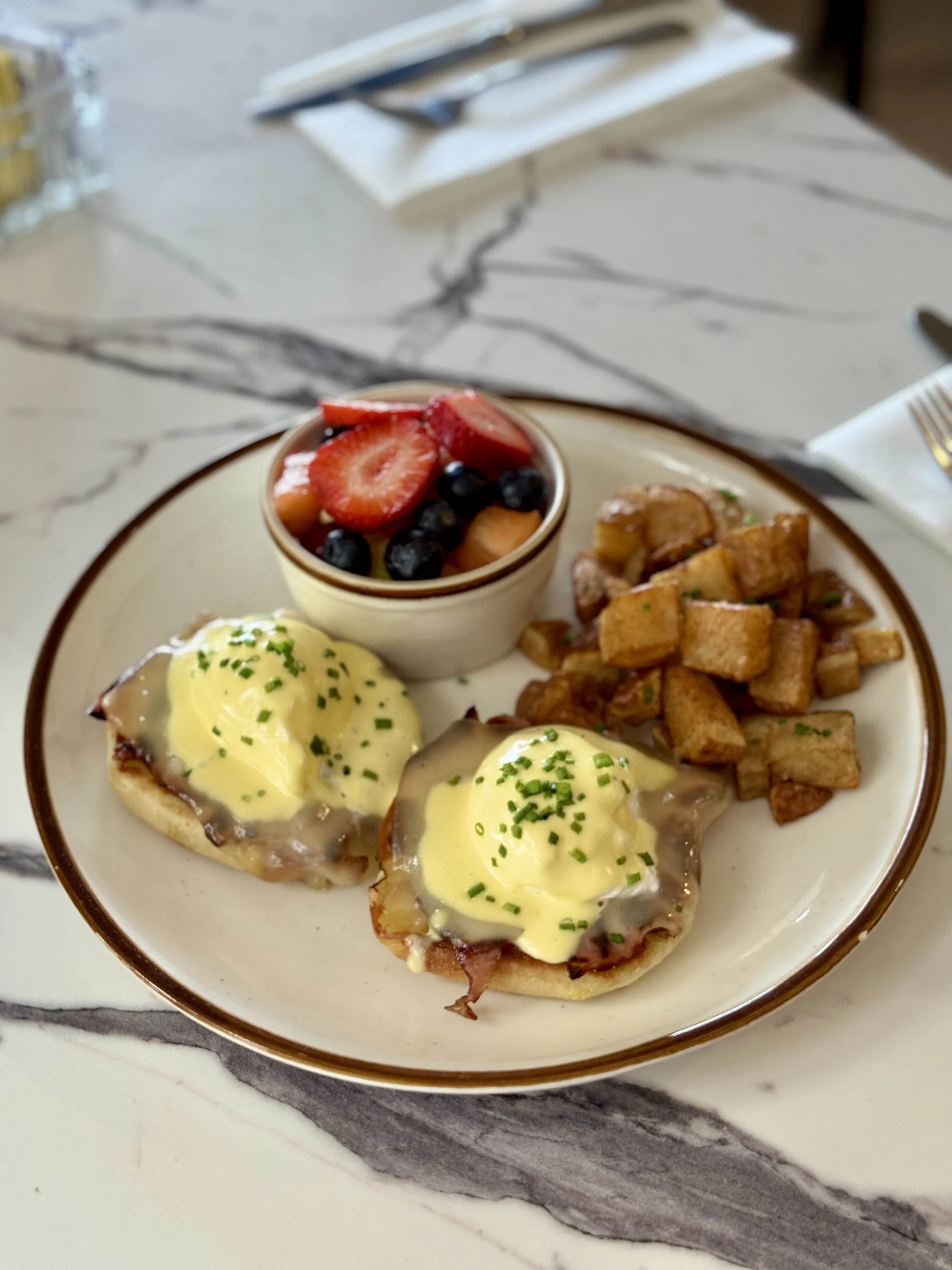 eggs benedict.jpg