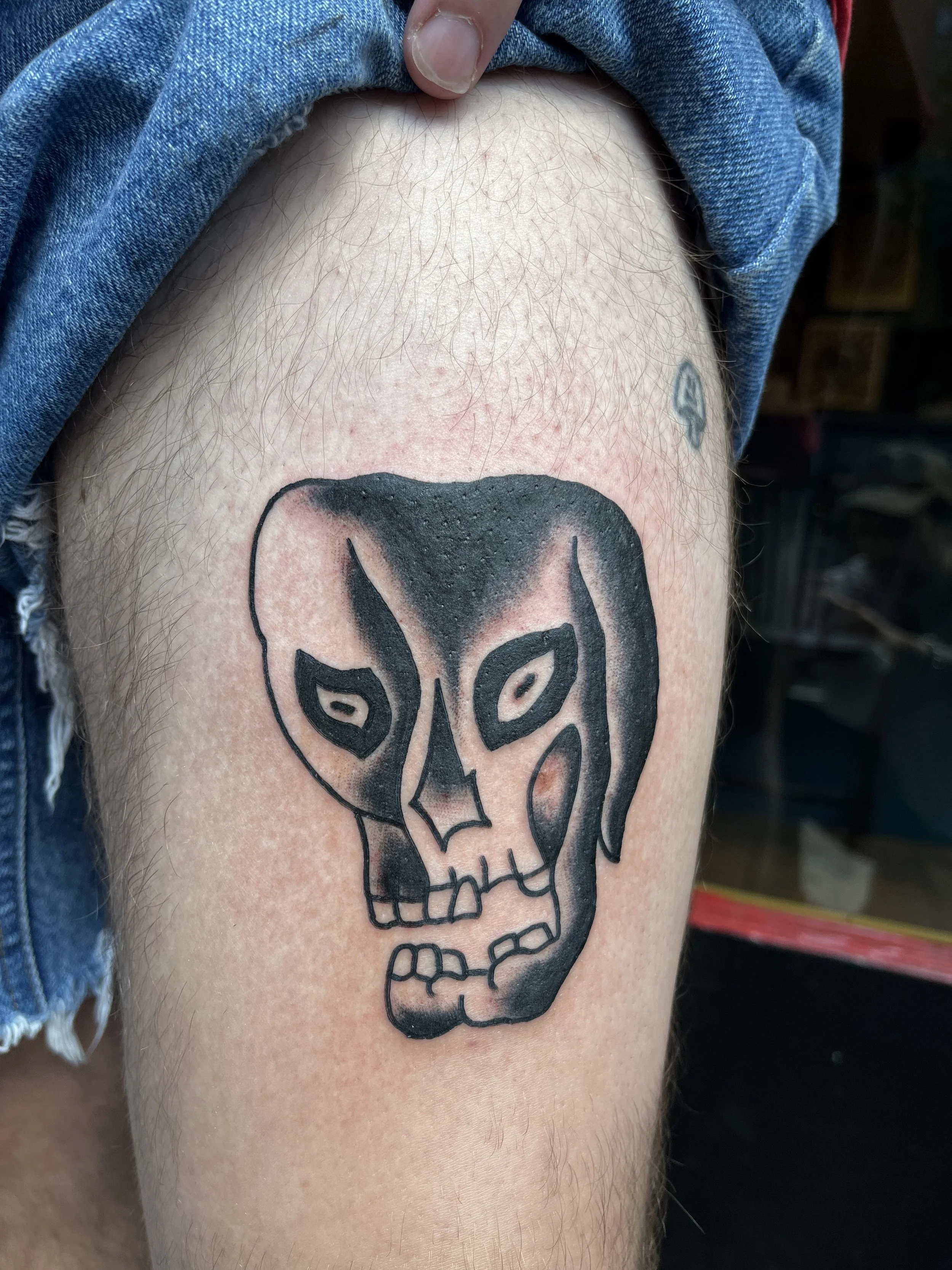Julius-Forte-Tattoo-Portfolio-Brooklyn-Traditional-Skull-Leg-Tattoo.jpg