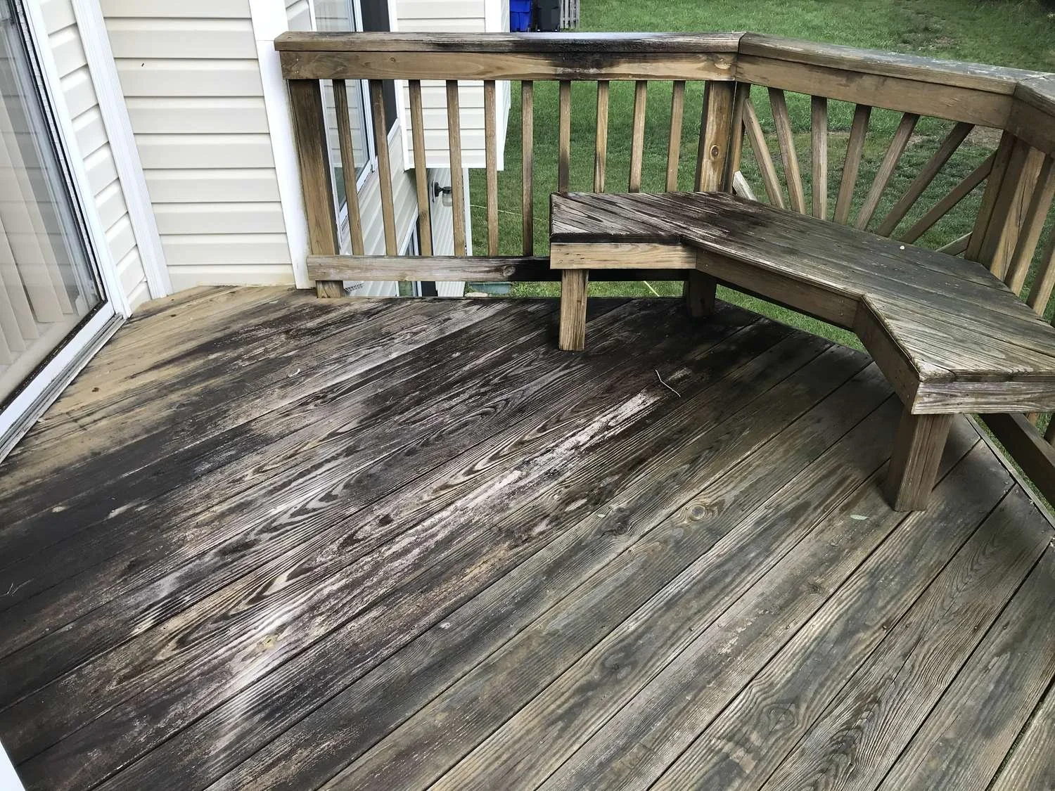 Wood Deck Soft Wash Before 01