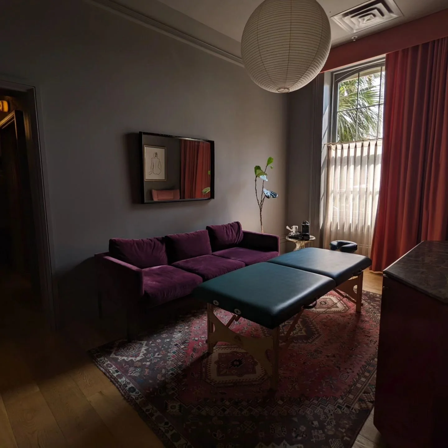 Always a pleasure working off-site, especially in spaces as enchanting as @hotelstvincent
📨 pailinn@groundworktherapy.co / DM to book a session in your favorite hideout.