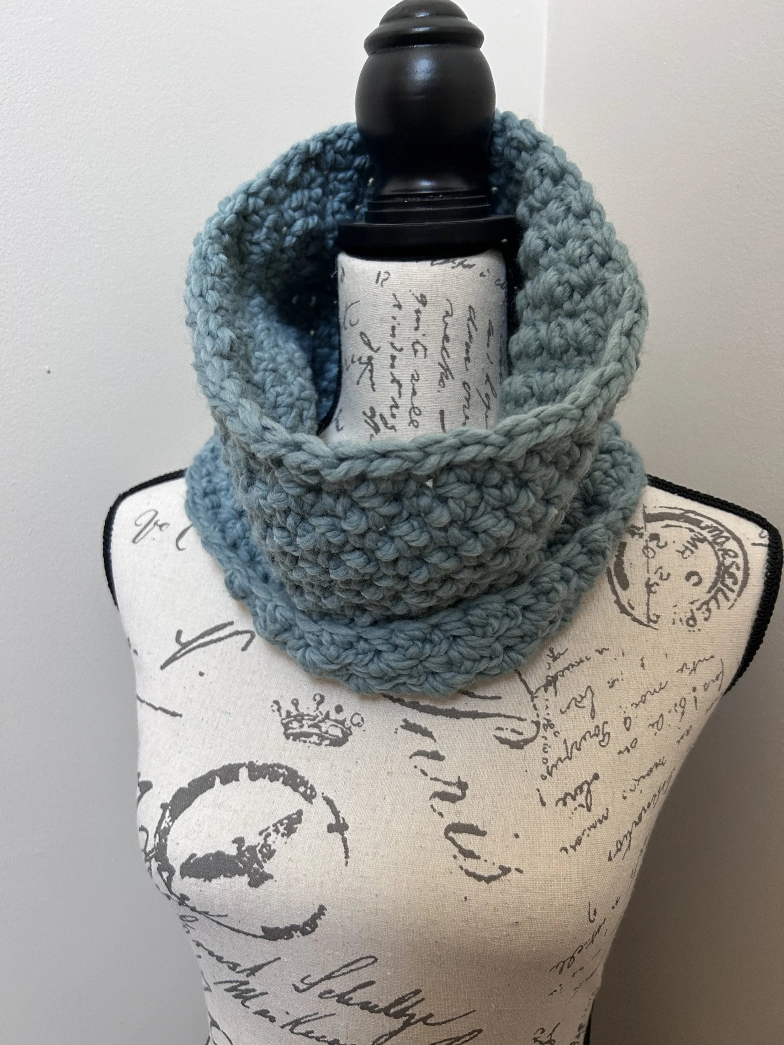 Super Chunky Cowl / Durand, WI / Wed. Feb. 4 / 10 a - 12:30 p