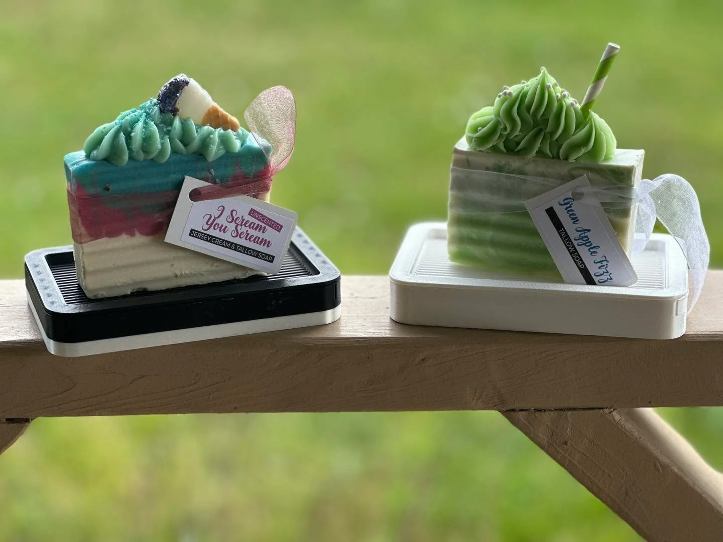 Restock - 
Green Apple Fizz - Tallow
  Granny Smith Apple that &quot;pops&quot; 

I Scream, You Scream - Jersey Cream &amp; Tallow
  This is an unscented soap

www.lushlather.net to order
🧼❤️