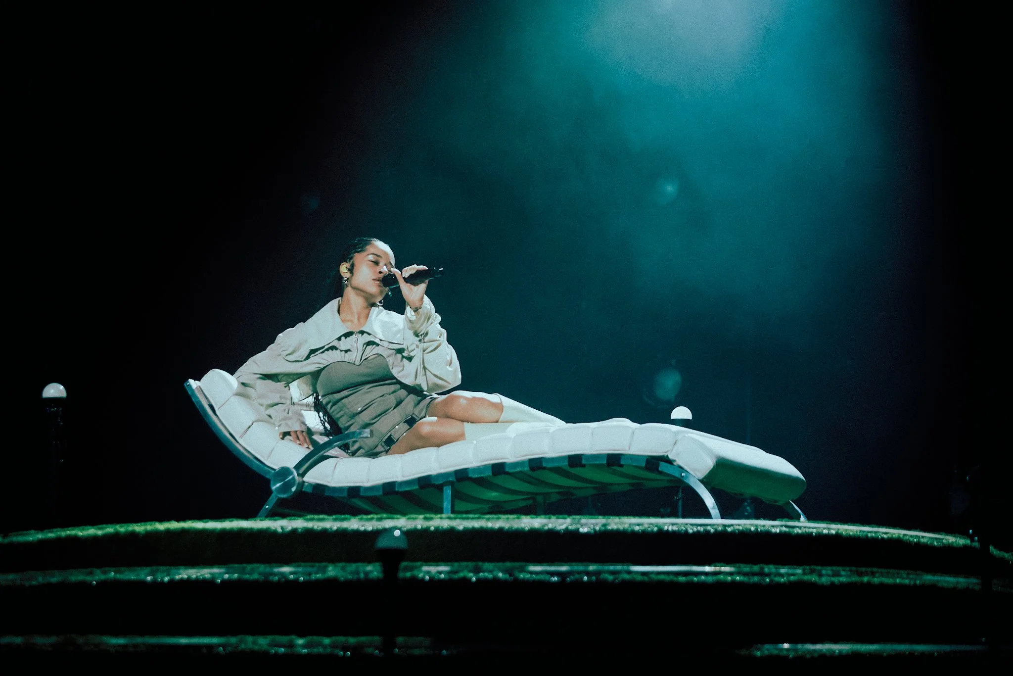 Ella Mai Pours Her Heart Out to Houston with Ama and Girlfriend on the DYSLM Tour