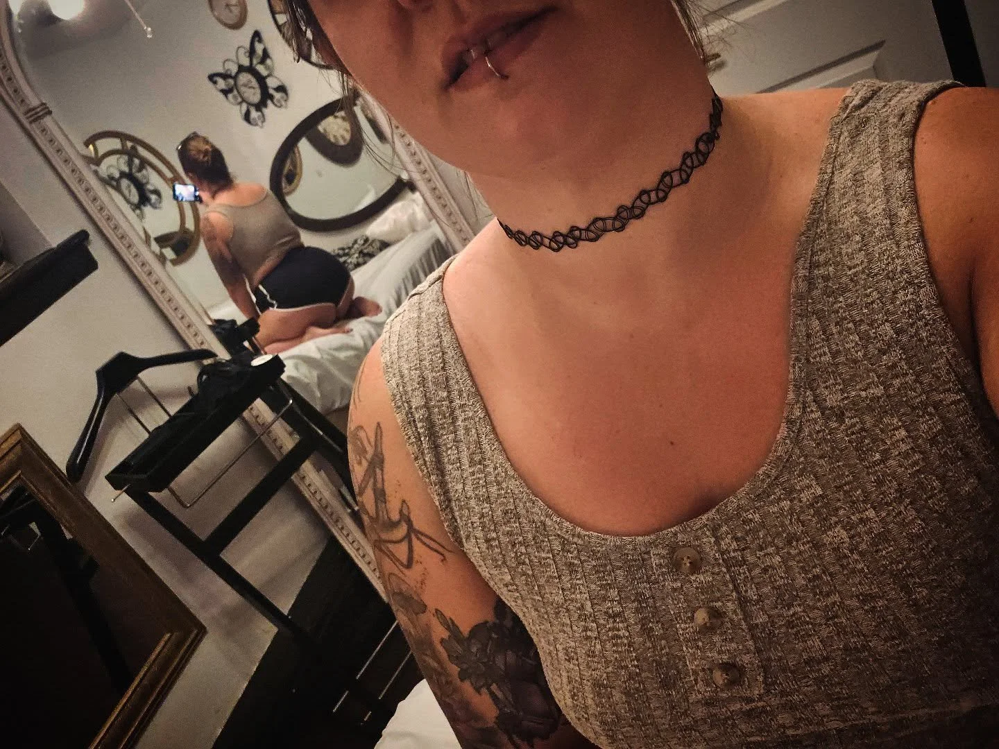 This room has so many good mirror placements.