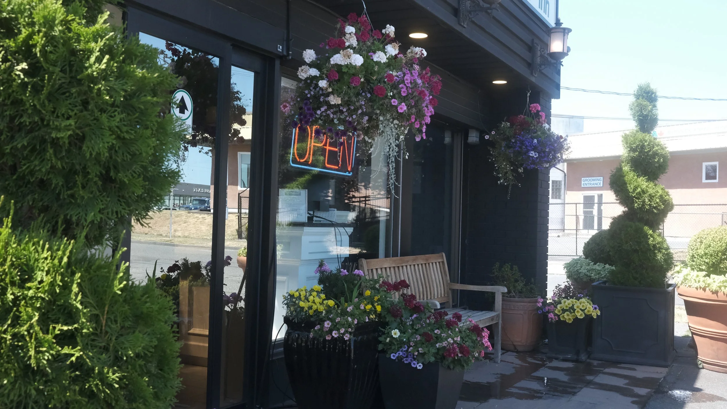 cute hotel affordable prices victoria