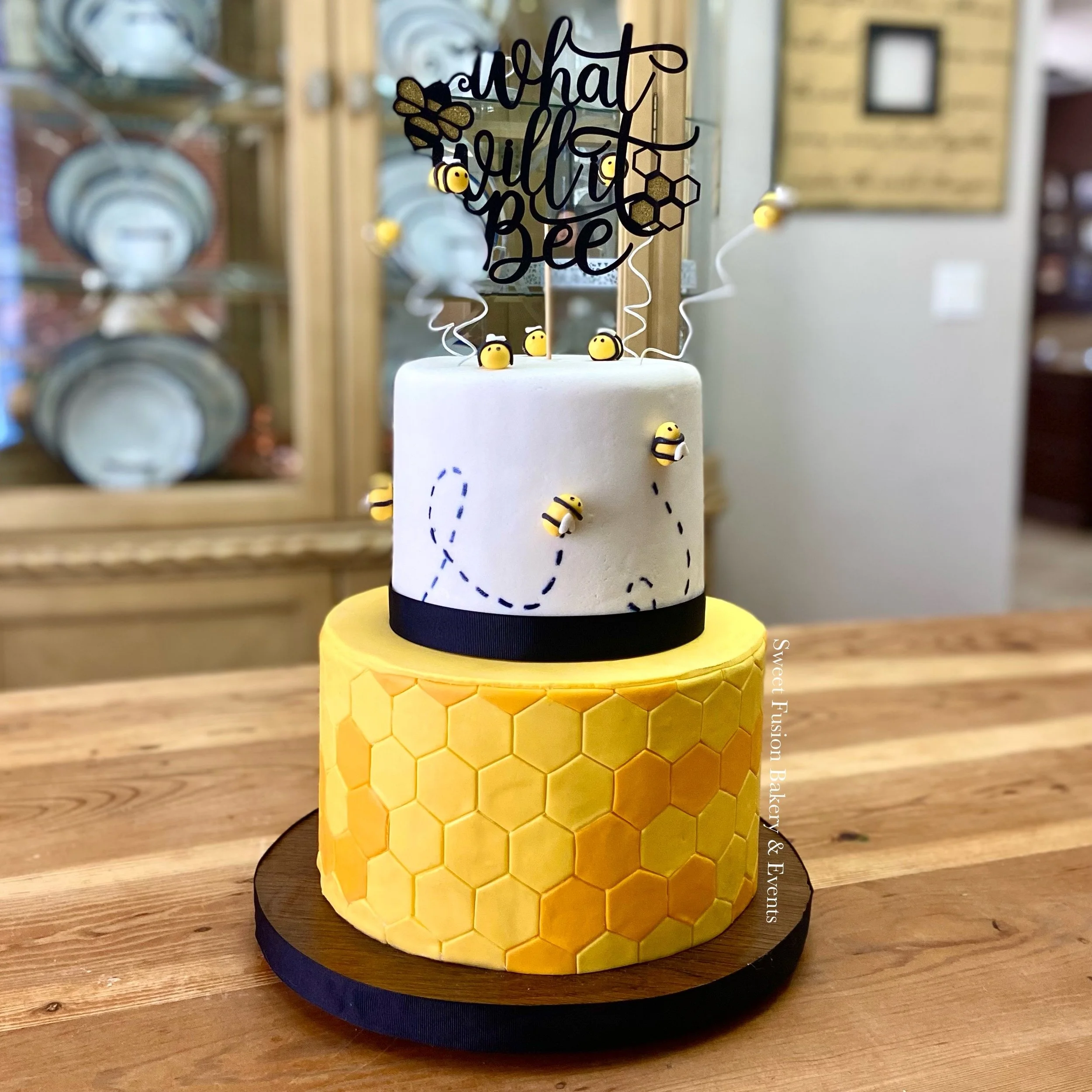 Bee Cake 2.JPEG