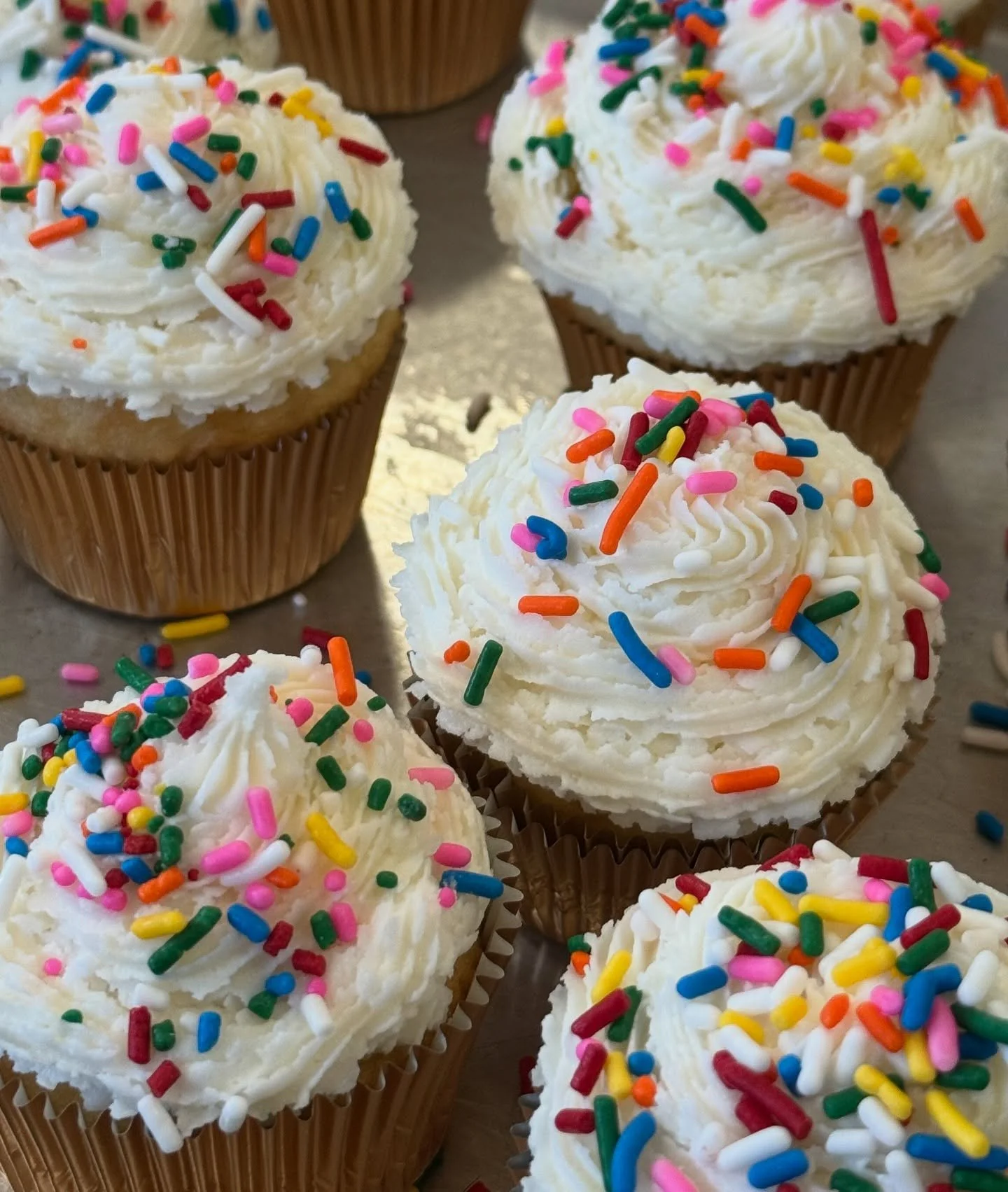 A sprinkle a day&hellip;. Happy Friday! 🧁