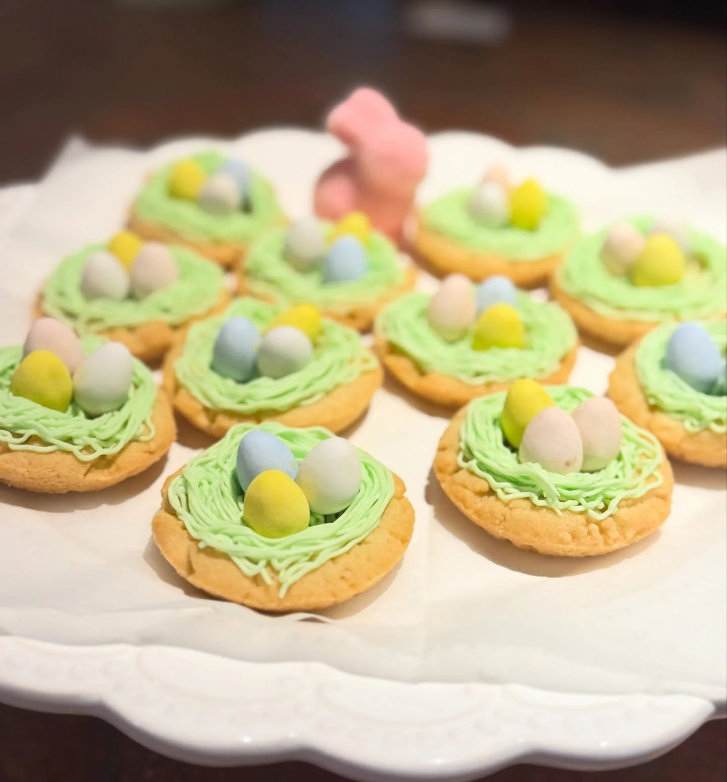 Spring is in the air. #easterbaking
And mini eggs make everything delectable. 🐣🐥