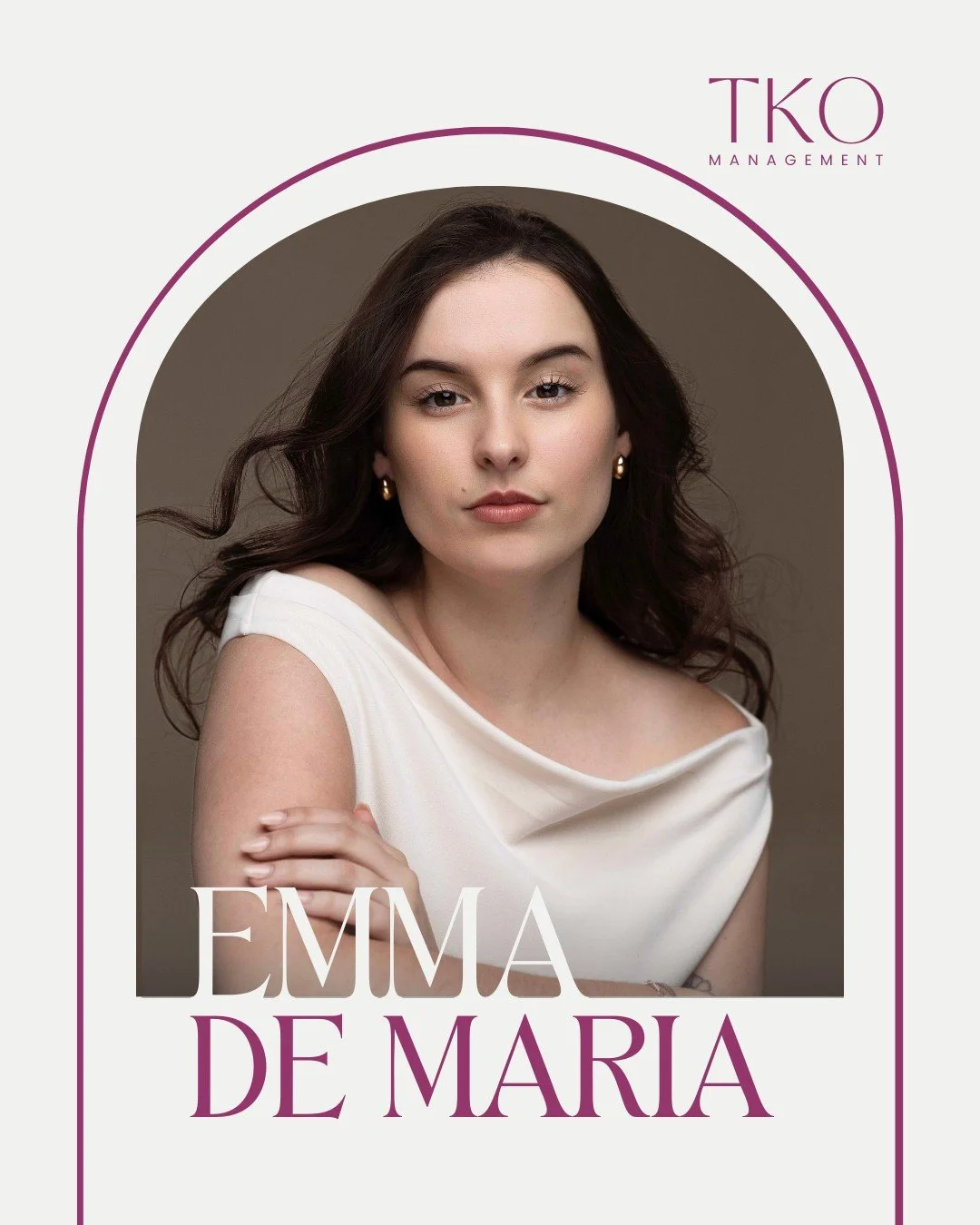 Introducing 𝗘𝗠𝗠𝗔 𝗗𝗘 𝗠𝗔𝗥𝗜𝗔

Emma is a multidisciplinary artist working across theatre, film and television. Emma&rsquo;s already hit the ground running, landing a lead role in an upcoming independent feature film.

A music theatre graduate 