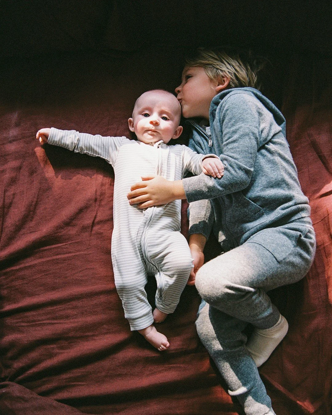 Sunlight, belly laughs, and the best kinds of chaos &mdash; the heart of in-home family sessions here in Kansas City

This is what family photos should feel like ✨

Part I with the Huffaker family and all their big love for one another &lt;3