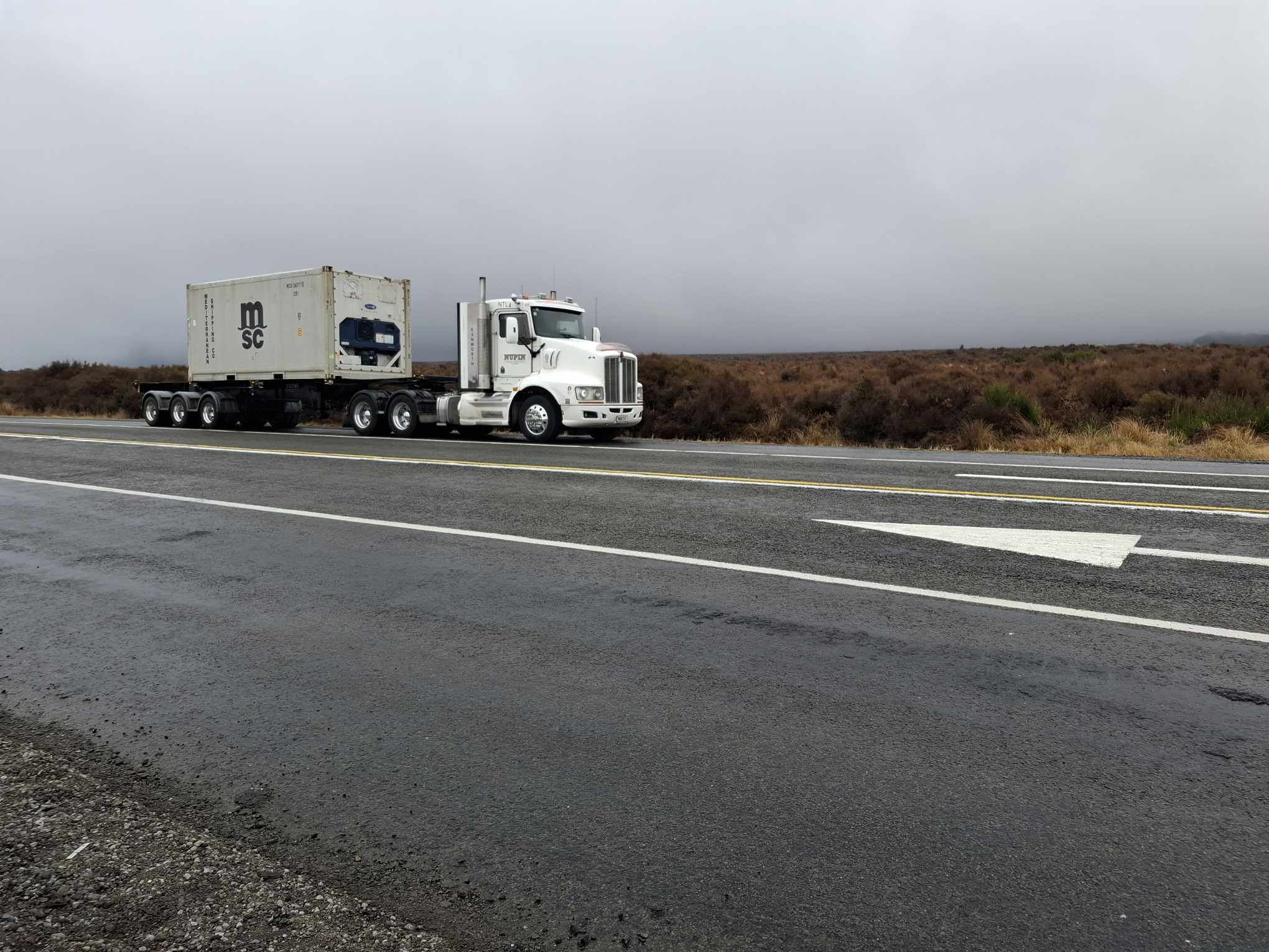 Container Tipping Tauranga – When setting up Nupin Transport we wanted to ensure are a business that is versatile, offering a wide range of services across all business sectors, hence we purchased two tipping trailers giving us the ability to service