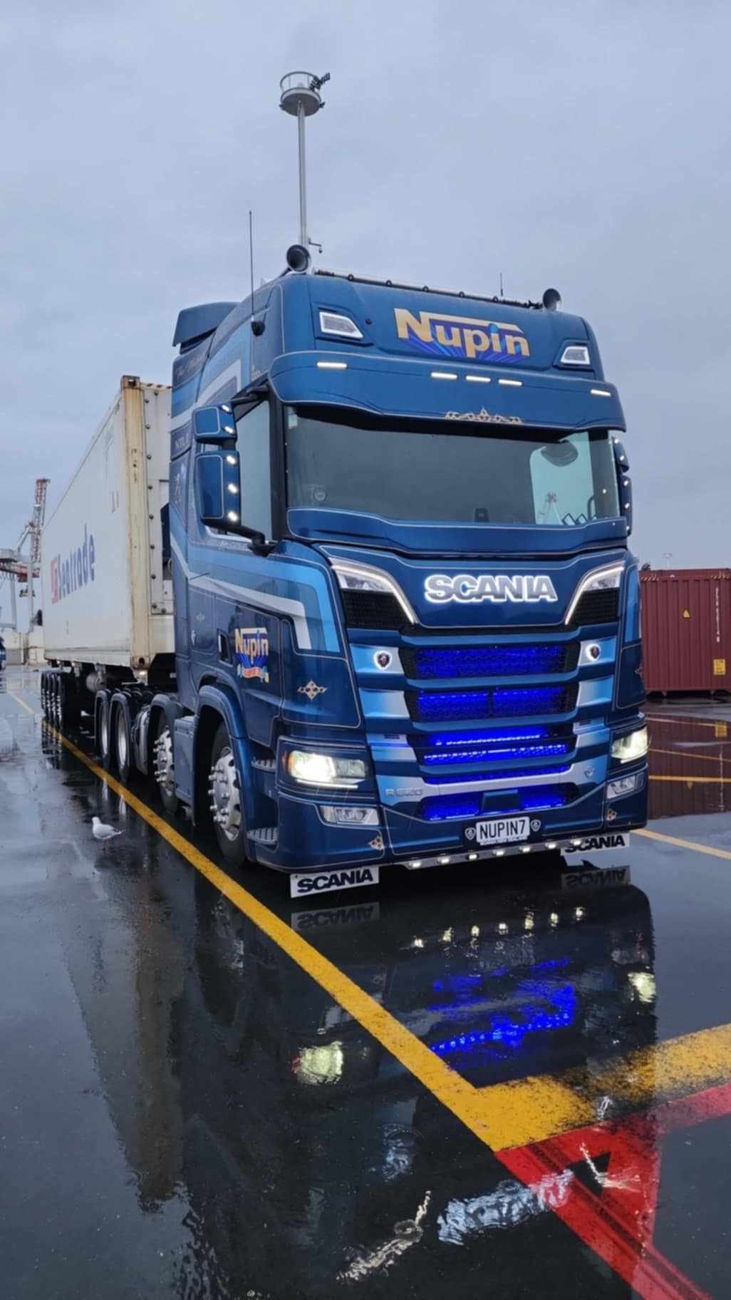 Container Transport Tauranga – Dock Loading. Working in the primary industry sector, there is a requirement for dock loading especially in the Kiwi Fruit and Avocado industry of which we operate a number of these units to suit the clients’ requiremen