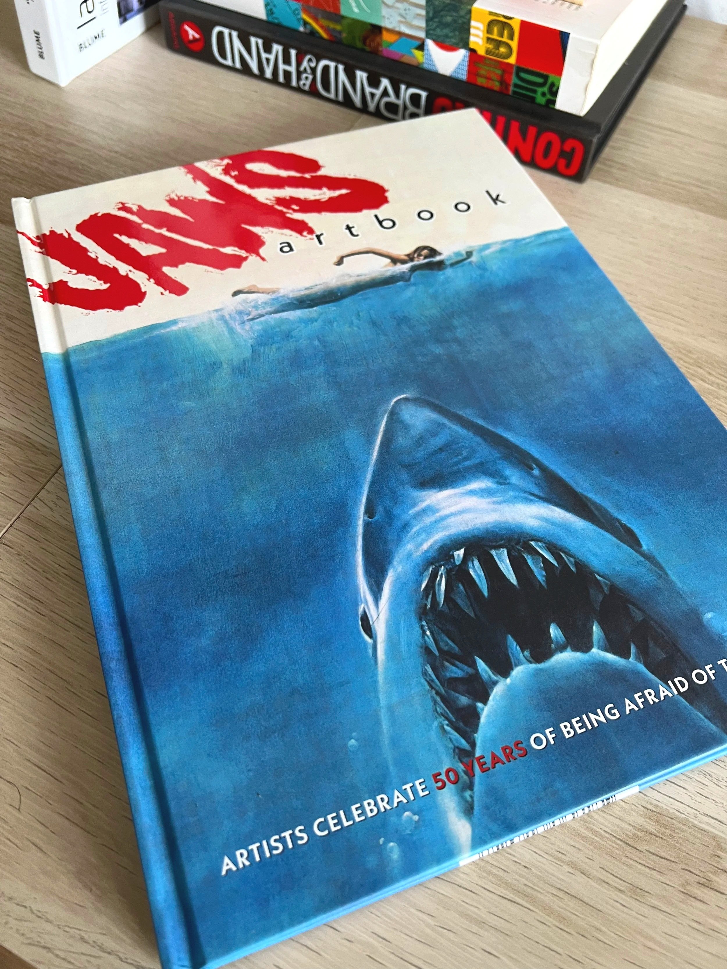 illustration-movie-poster-jaws-artbook-50th-anniversary-printed-in-blood-book-detail-salmorejo-studio.jpg