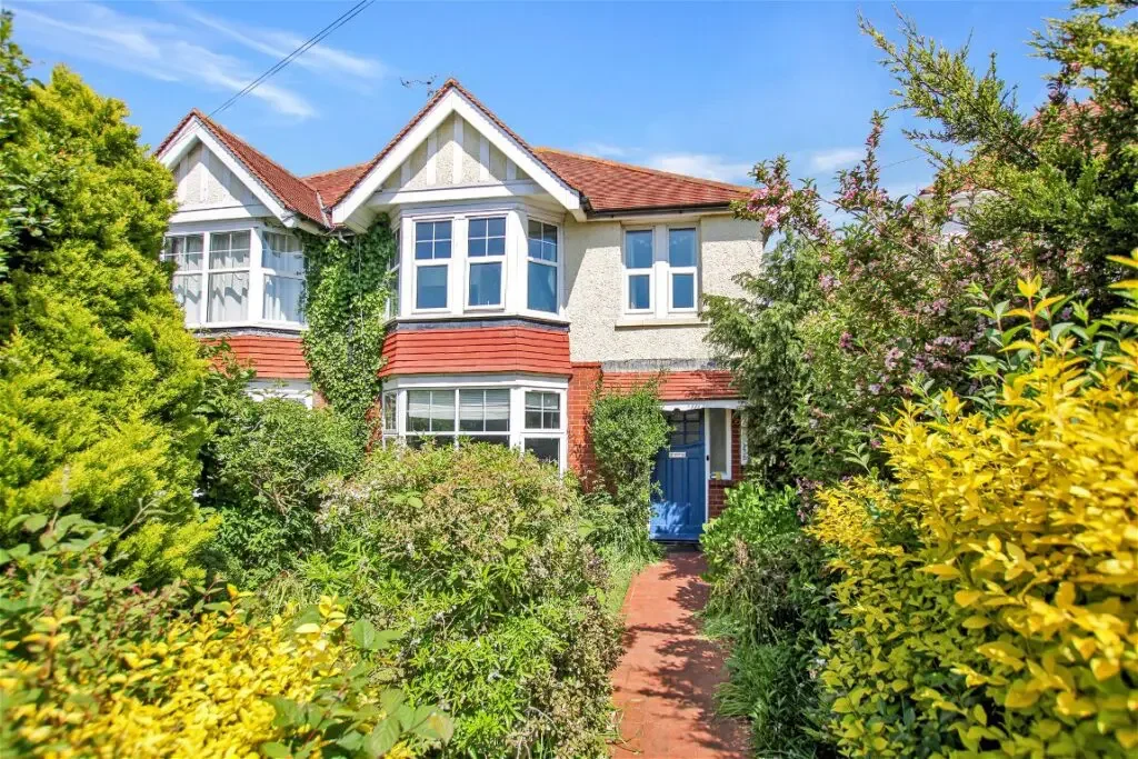 Best Time to Sell Property in the UK