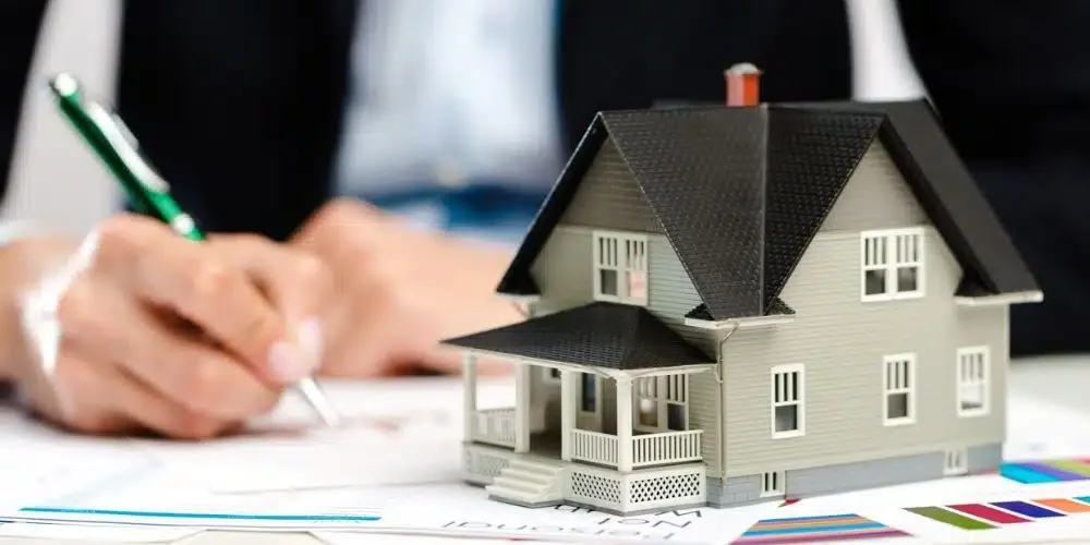 What Do Solicitors Do in Property Transaction
