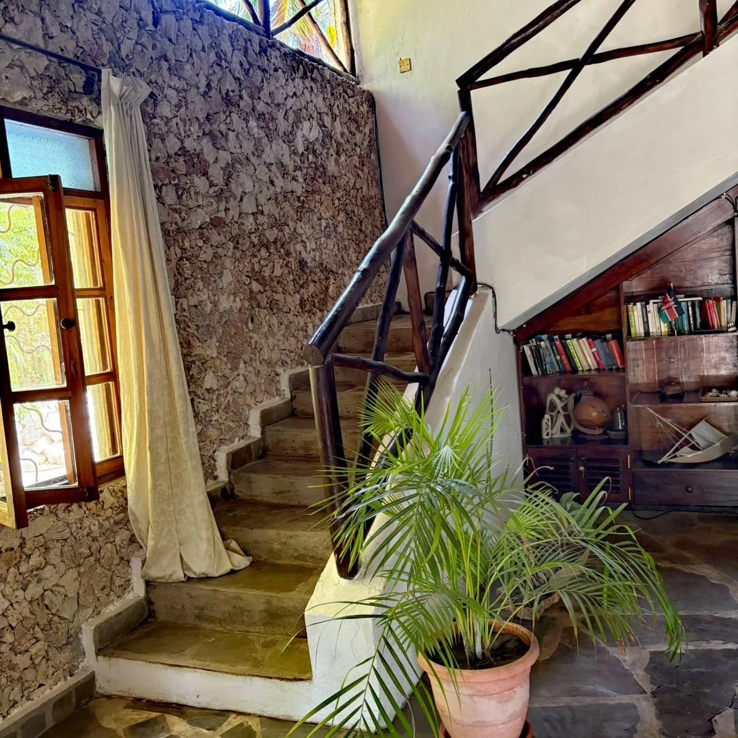 Between climbing and descending, life quietly reveals its meaning

#climbing 
#descending 
#life
#meaning
#malaika