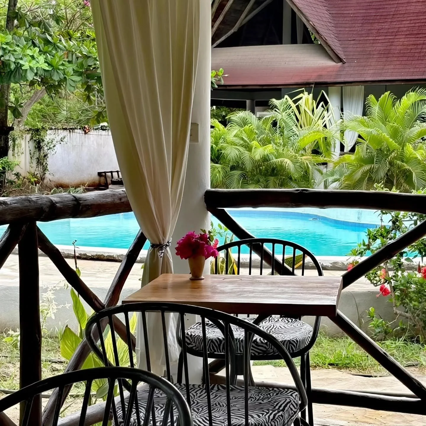 Slow mornings, quiet thoughts, grateful heart. This is real luxury.

#quiet
#thoughts
#grateful 
#heart
#realluxury