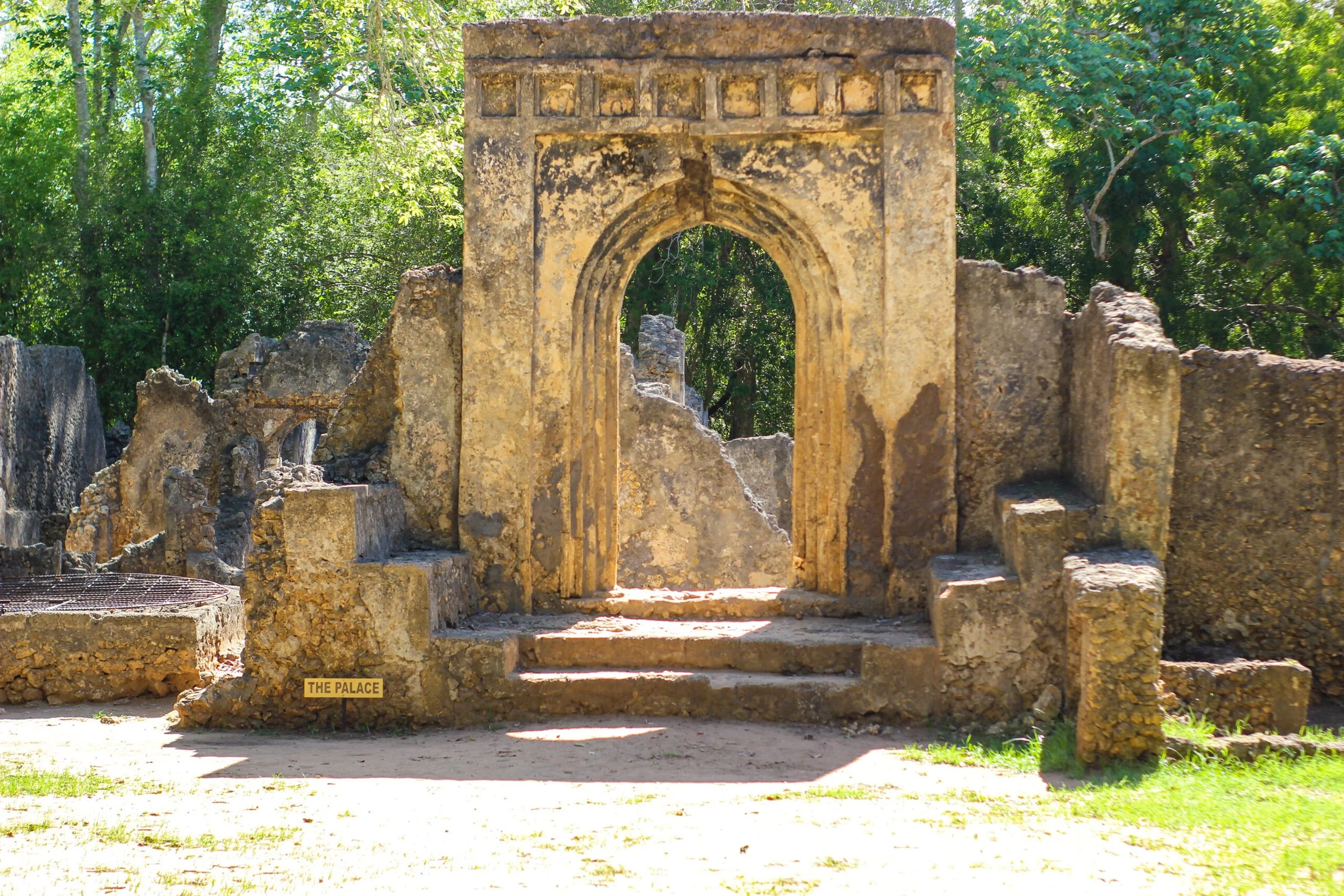 Gede-Ruins-2-scaled.jpg