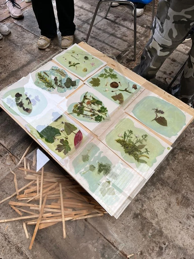 Going to explore the van Brienenoord island, Rotterdam and making cyanotype with what we found on the island