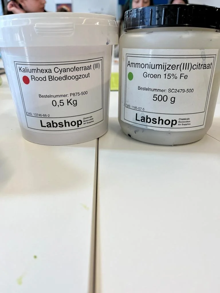 Mixingthe chemicals for the cyanotype