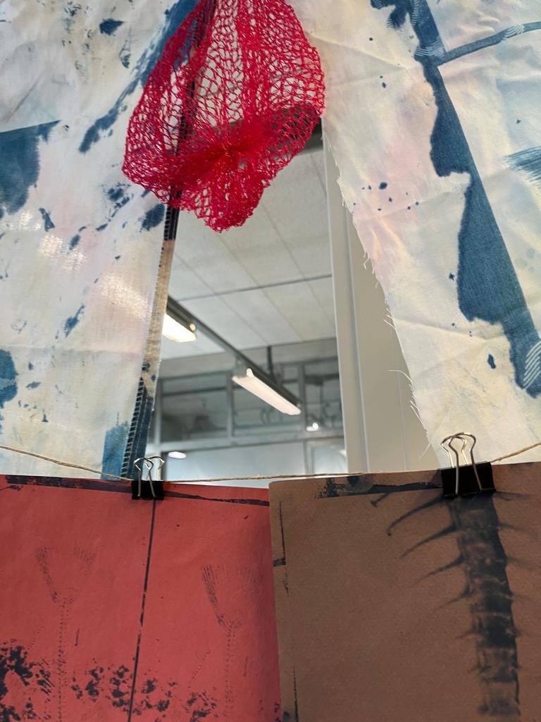 Added fruit mesh which gives feeling for a fishing net