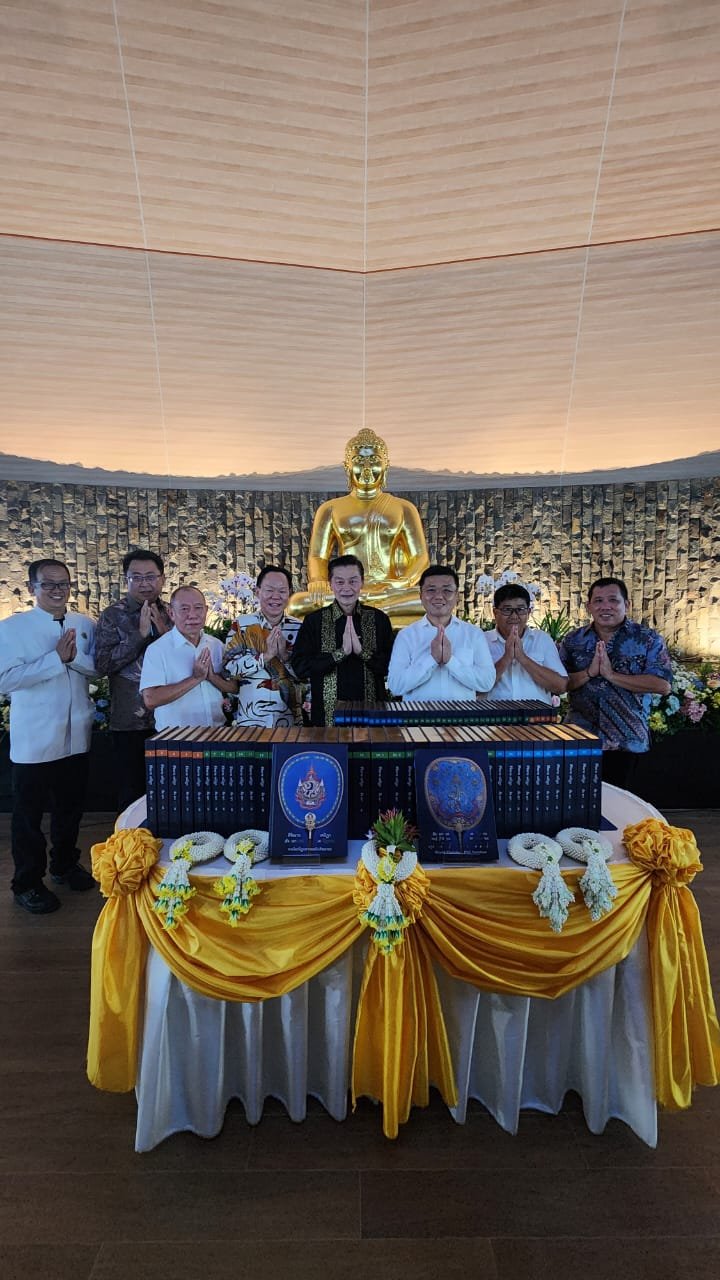 Tipitaka Handover at Vihara Sukjai Sailendra