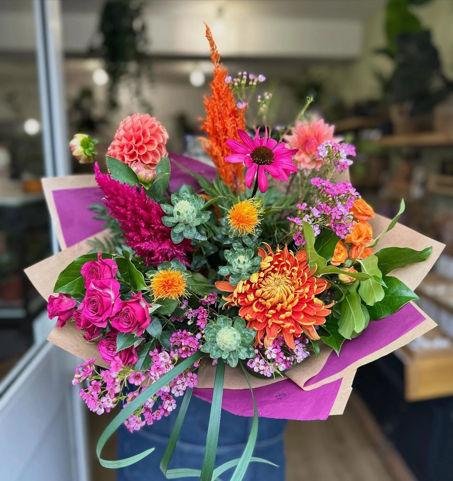 October in a bouquet …. 
When the leaves turn, so do our flowers π
We’re loving these fiery oranges, magentas and berry tones …. a burst of autumn colour to brighten your home this weekend.
We’re open till 3pm so pop by St