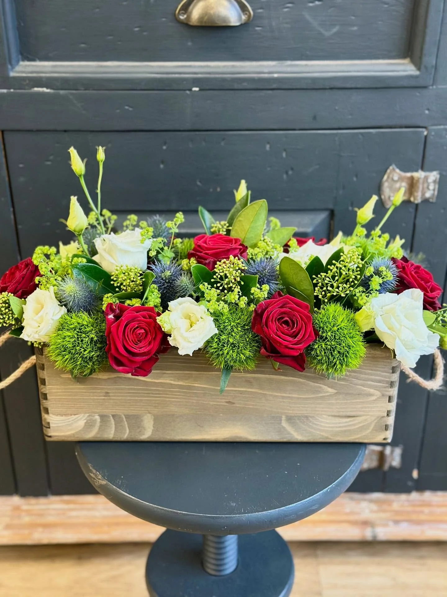 Created these 2 beauties for a special overseas customer who is travelling from the US to spend her Christmas holidays here in Nottingham 🇺🇸 🇬🇧 

Bespoke table arrangements are still available to order.

We are open Mon-Fri 9am-5pm
Sat 9:00-3pm


