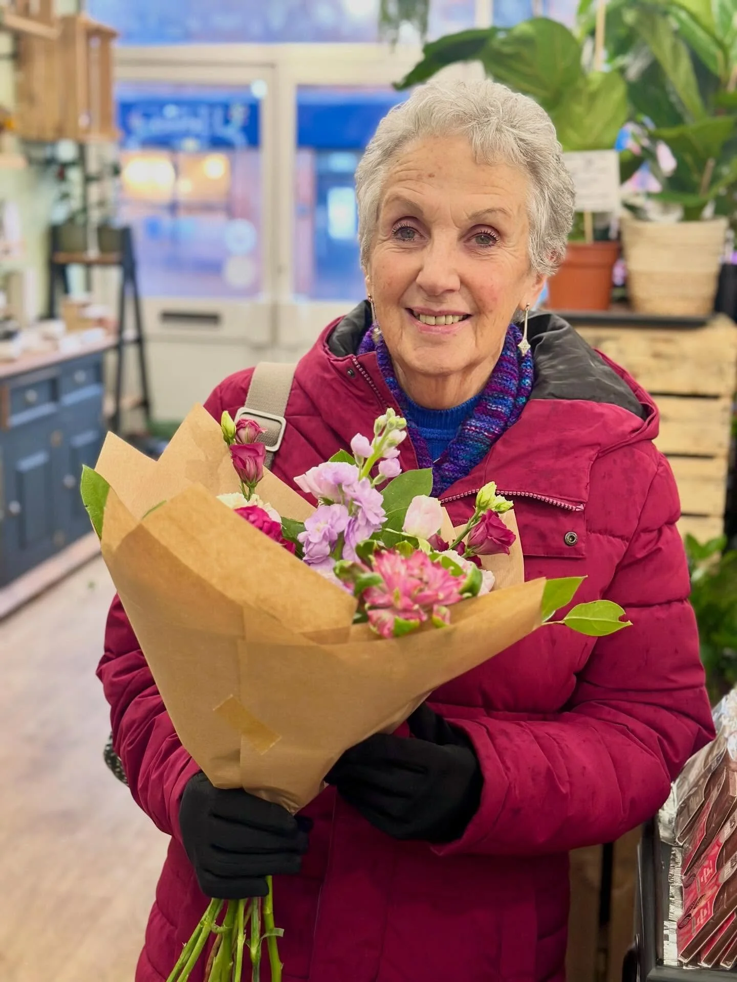 A little later than usual due to the holidays&hellip;. 
Here&rsquo;s Lesley, the winner of our December Monthly Giveaway! 

Nominations are still open for our January draw.

Want to spread a little floral joy? 
Call into the shop and pop a name in ou