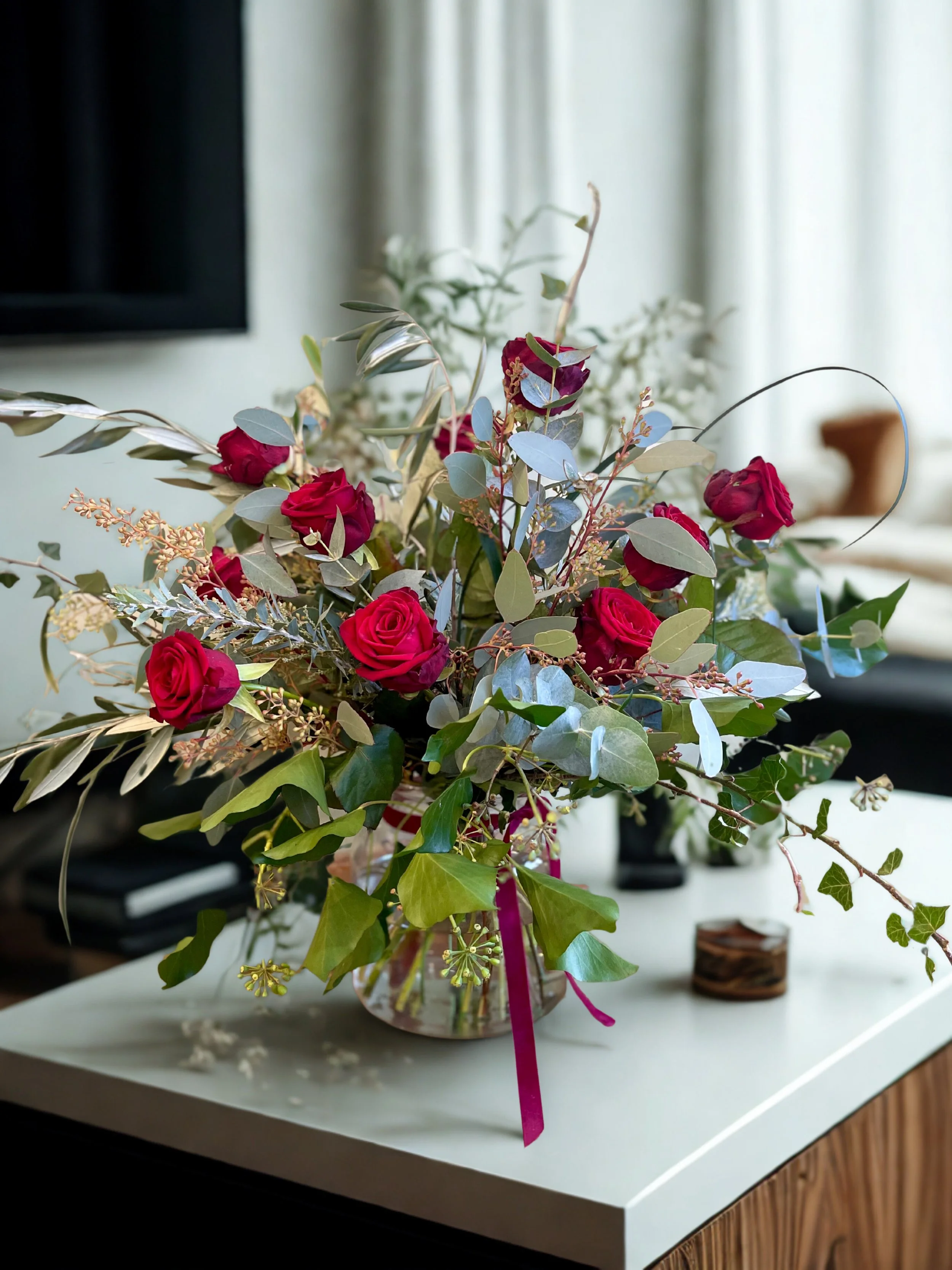red-roses-glass-vase-valentines-day-stems-at-24.jpg