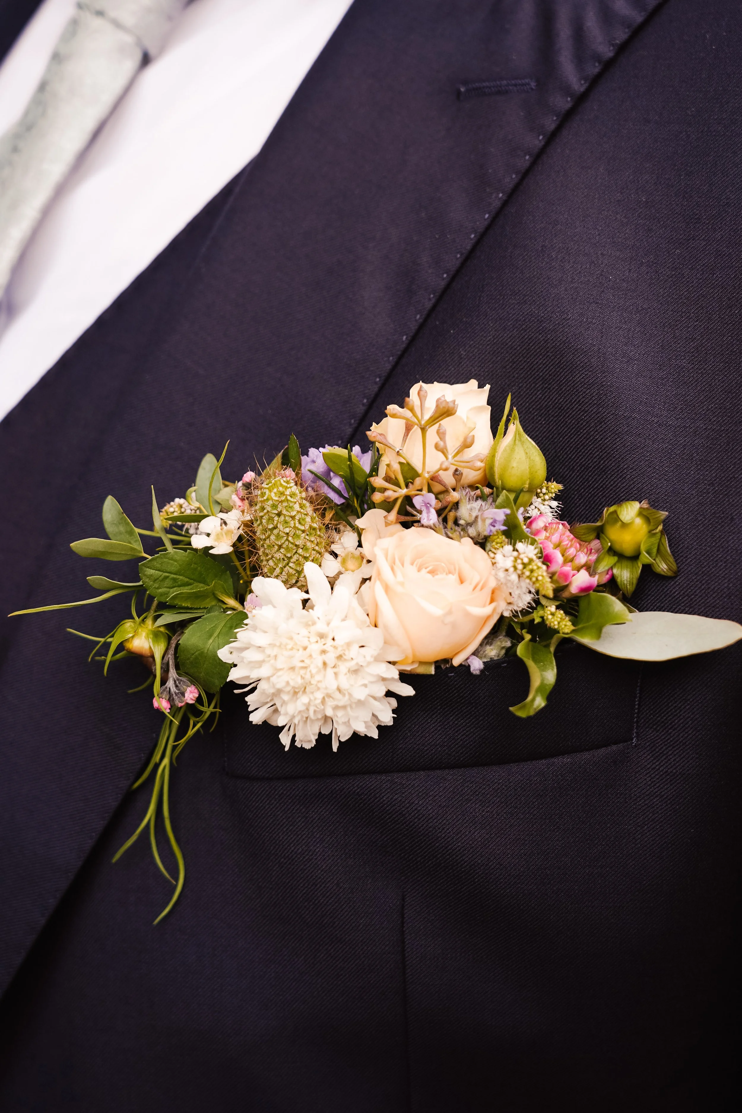 wedding-buttonhole-pocket-square-stems24.jpg