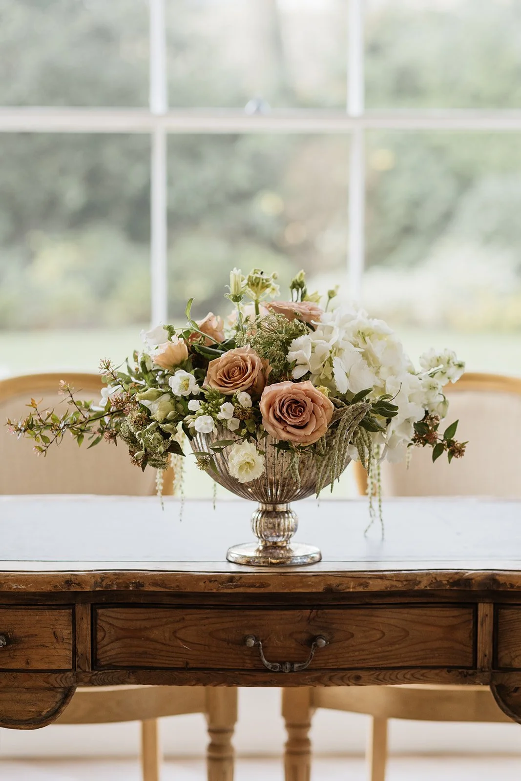 signing-table-bowl-arrangement-stems-at-24.jpg