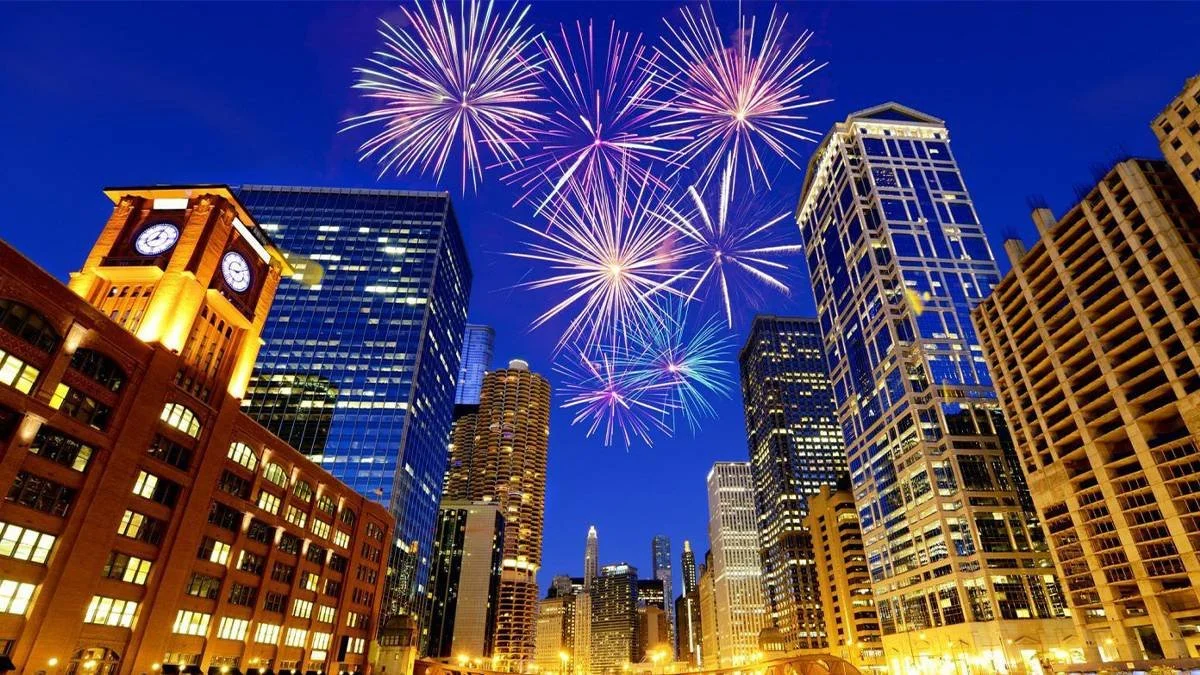 chicago-illinois-usa-fireworks-over-river-at-night.jpg