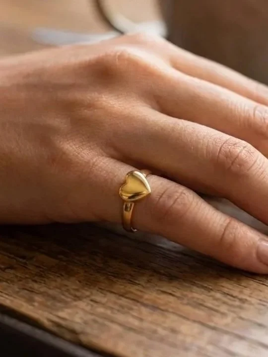 LEONI+PARIS+Bijoux+en+acier+inoxydable+-+Petite+Bague+Love.jpg