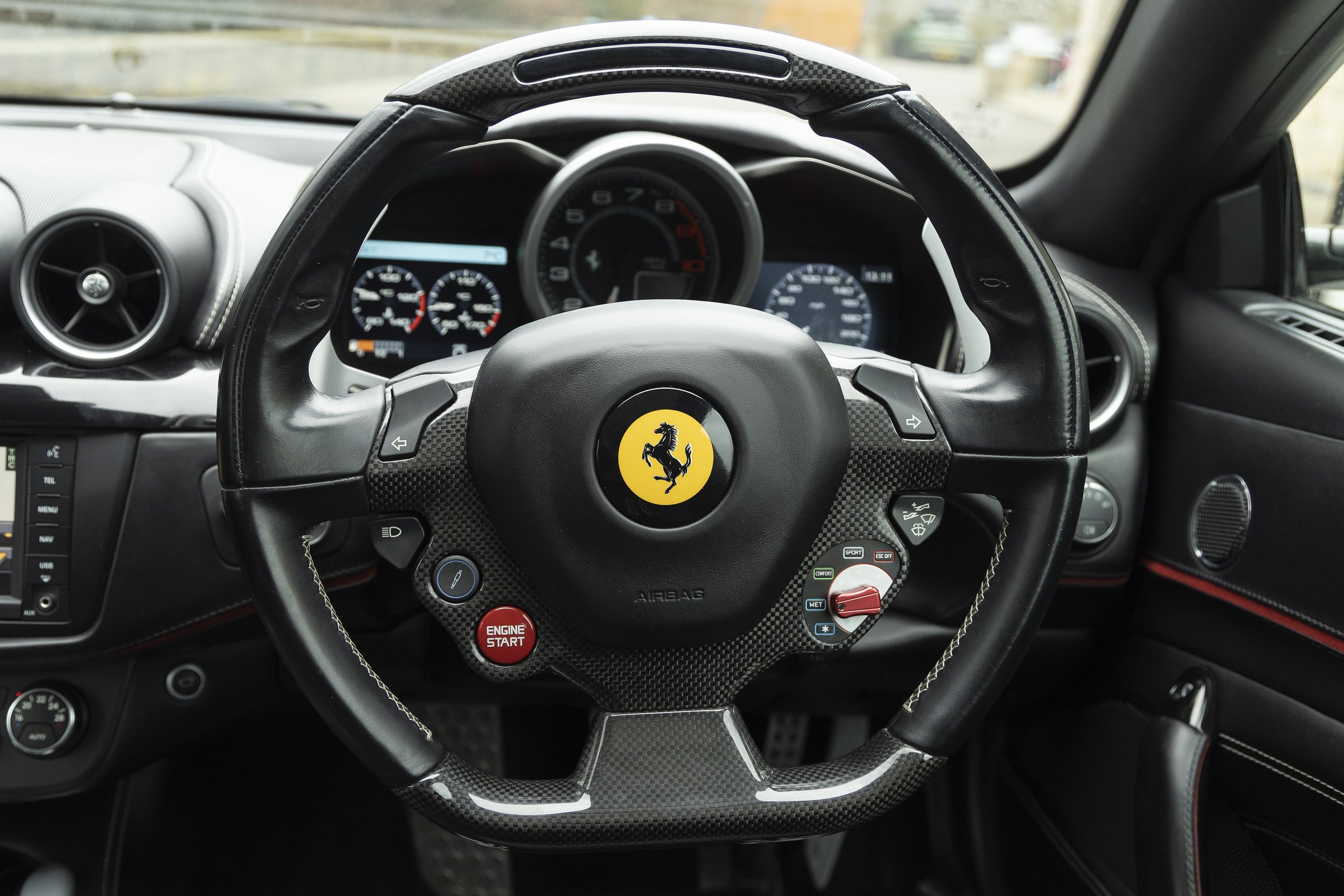 Interior02.jpg