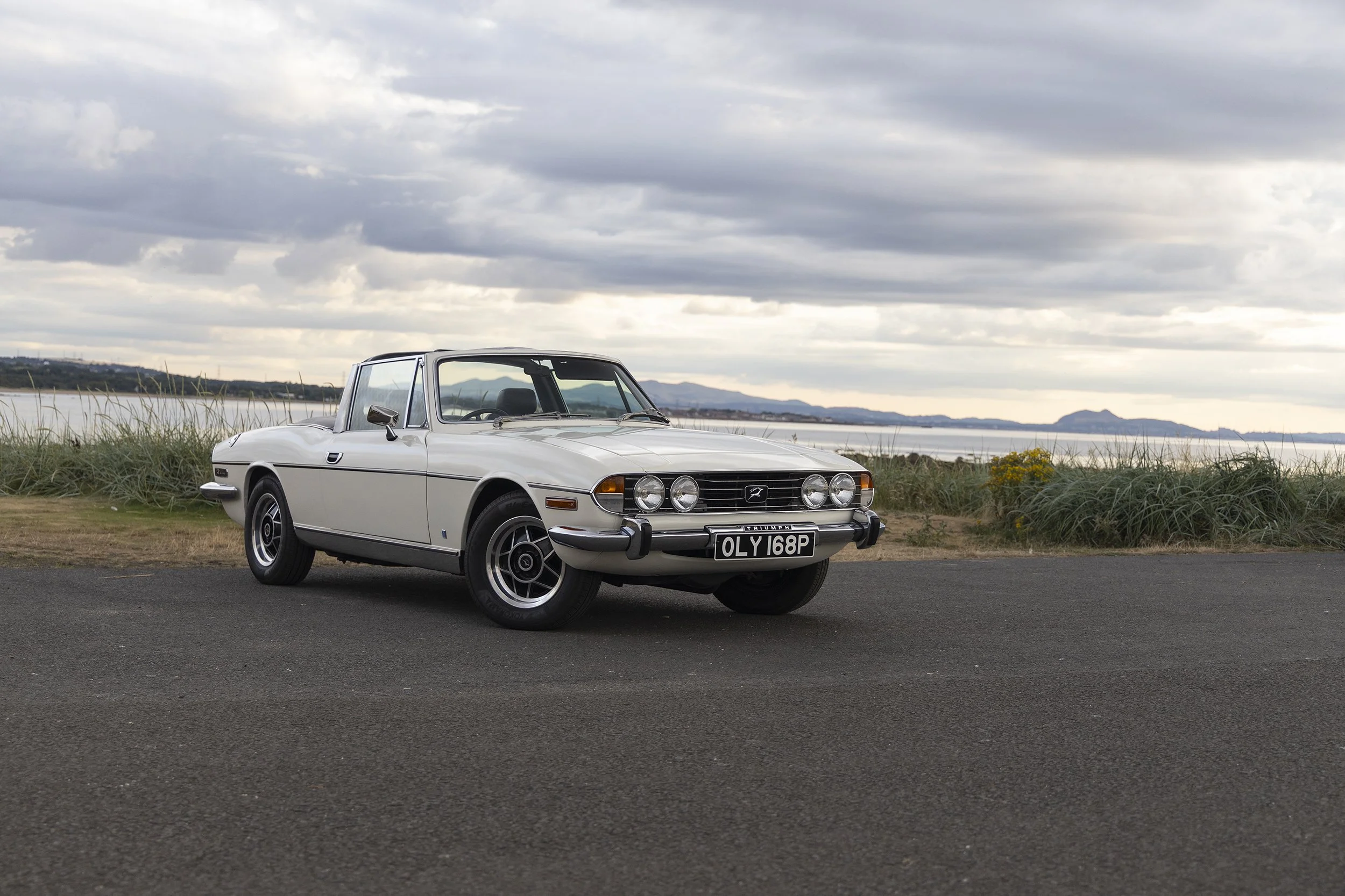 1976 Triumph Stag 001.jpg