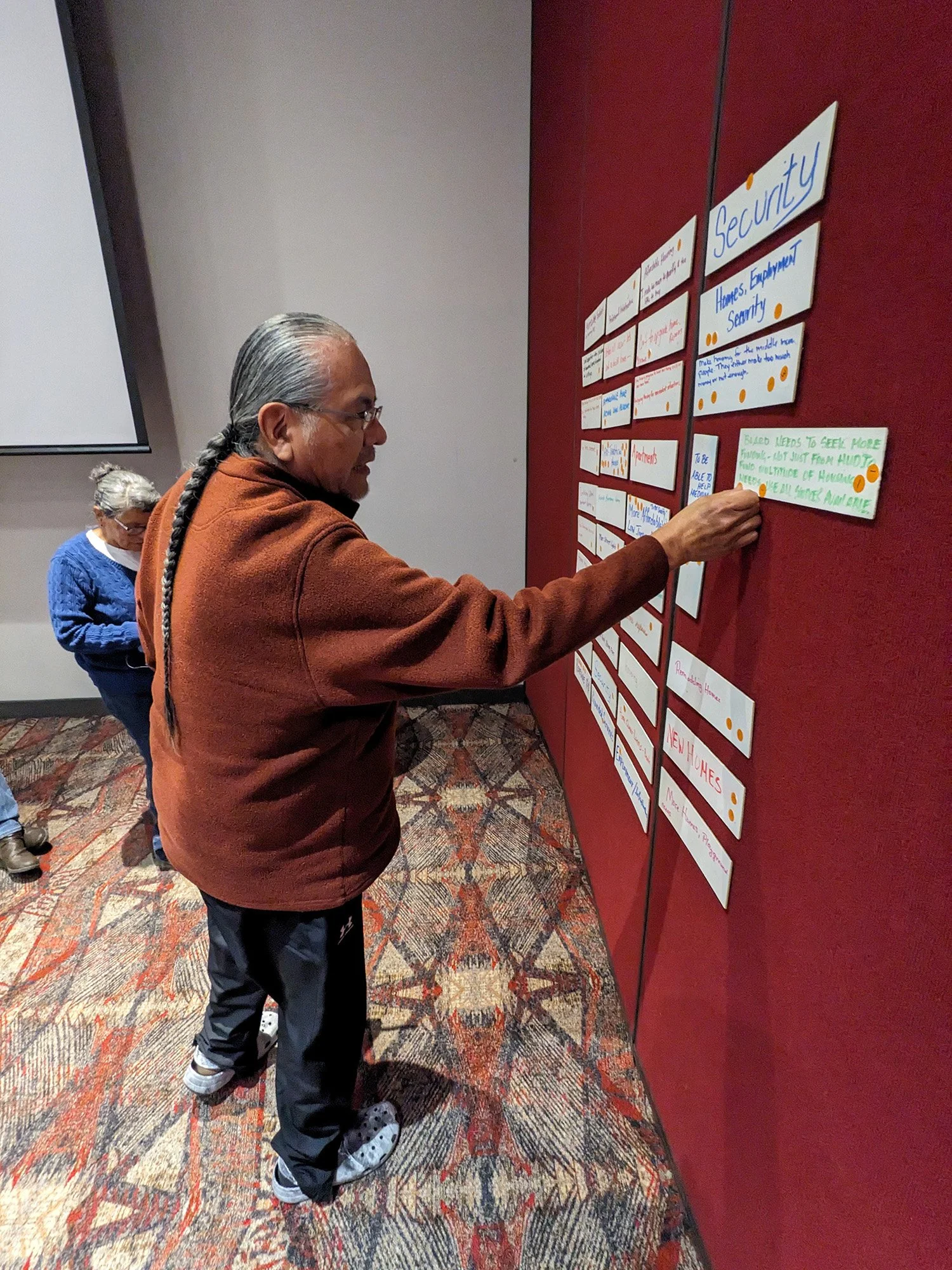 Laguna community member provides feedback on housing needs.