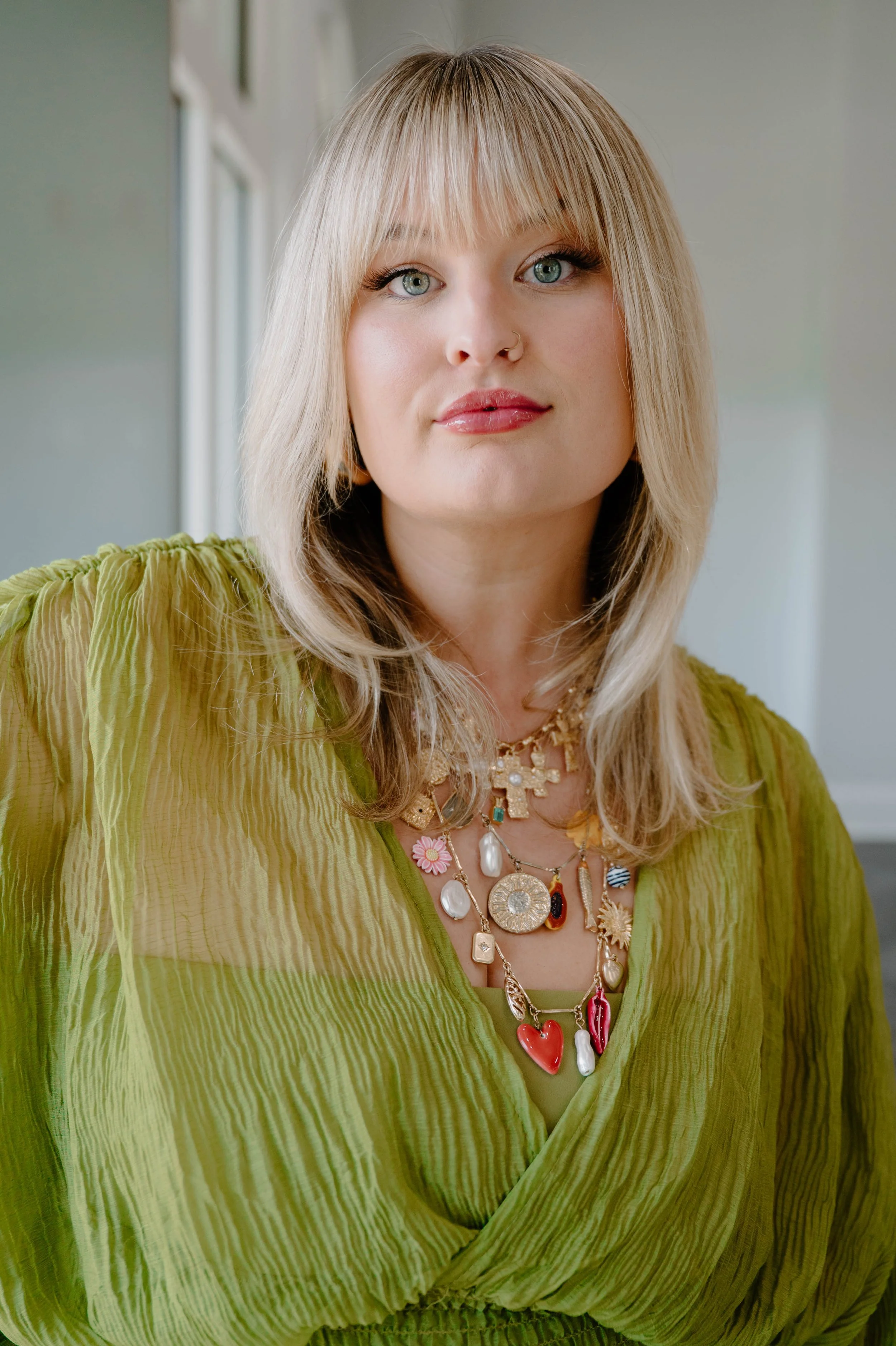 CAROLINE stylist
