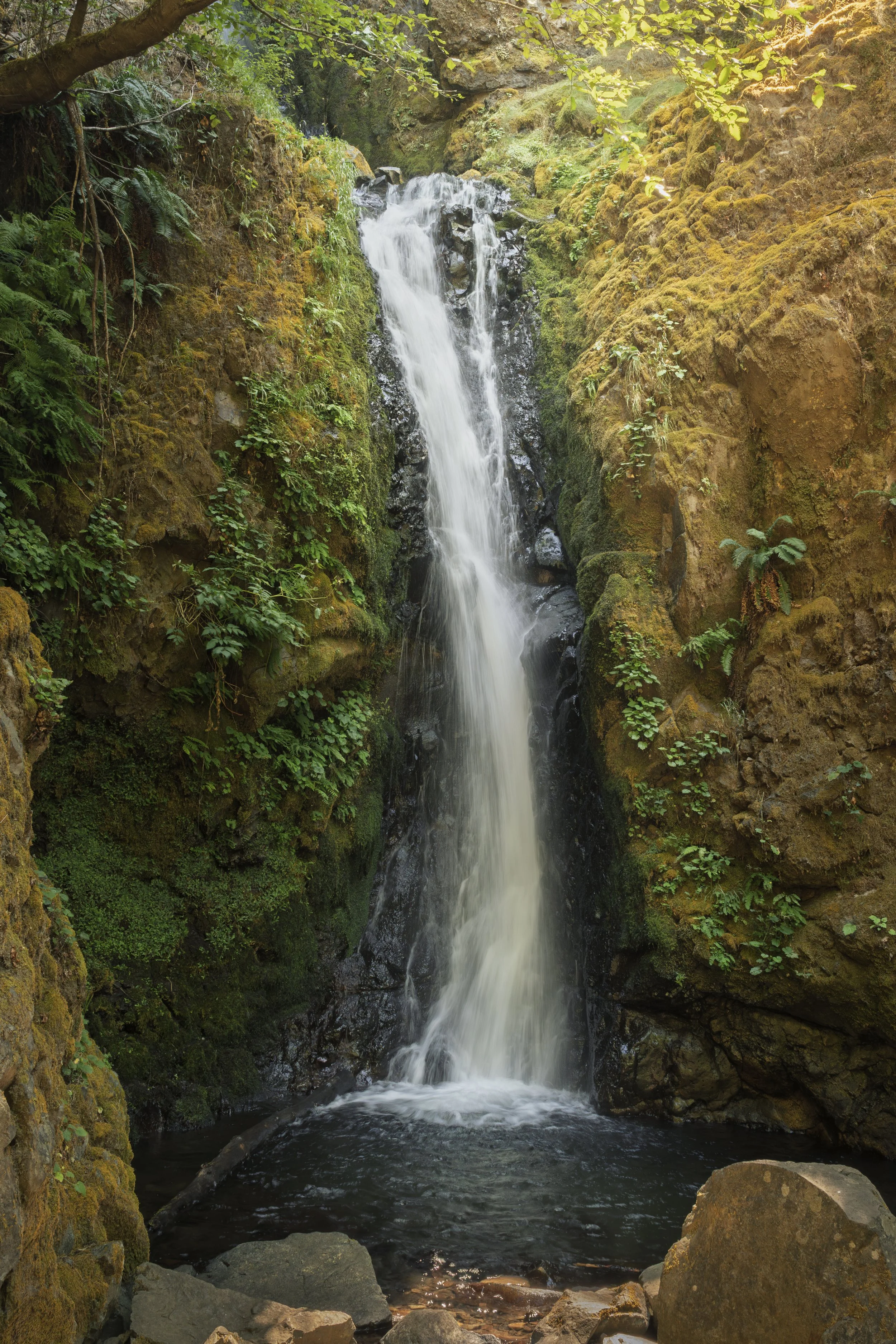 NEW - Hole-in-the-Wall Falls, Columbia River Gorge, Oregon