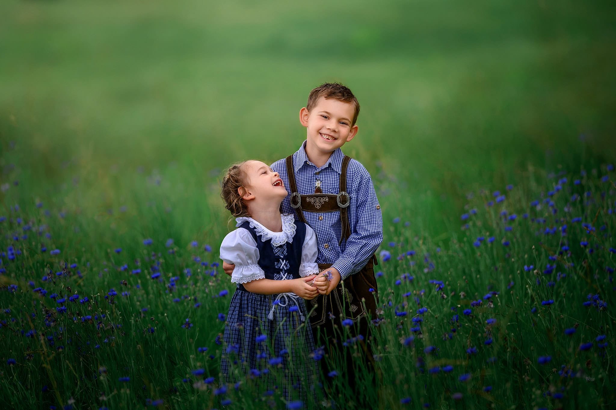 Charlotte-children-portraits-flowers.jpg