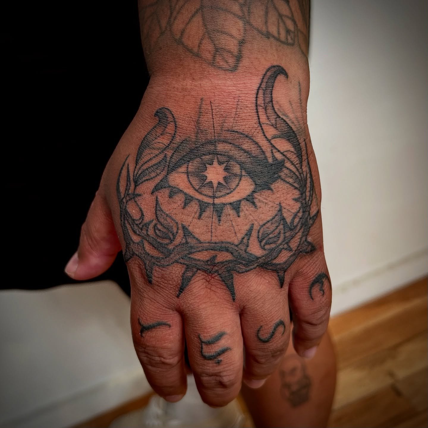 Thorns and a seeing eye for @titty.eats. Salamat again bro! See you again soon 🙌🏽
.
DM or email to get in touch
.
.
.
.
#tattoos #tattoo #knuckletattoos #tattooideas #handtattoo #wellingtontattooartist #nztattoo #filipinotattooartist