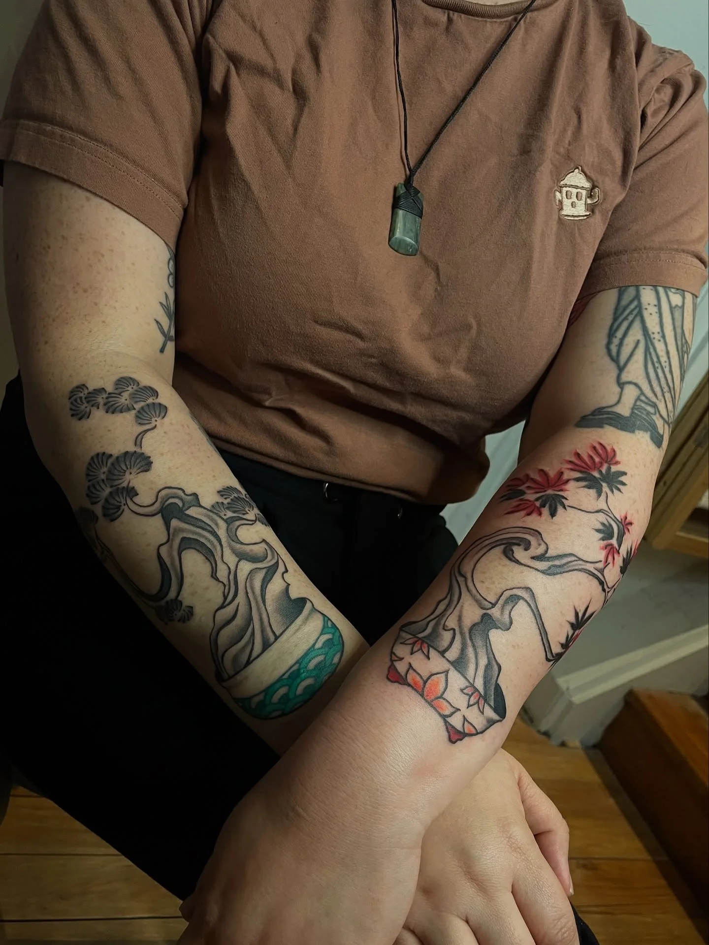 Incredibly fun pair of bonsai for Jem! If you want something similar just know I’d be stoked.
.
.
.
.
.
.
#tattoo #wellingtontattoo #bonsai #maple #pine #treetattoo #chinesepainting #matchingtattoo
