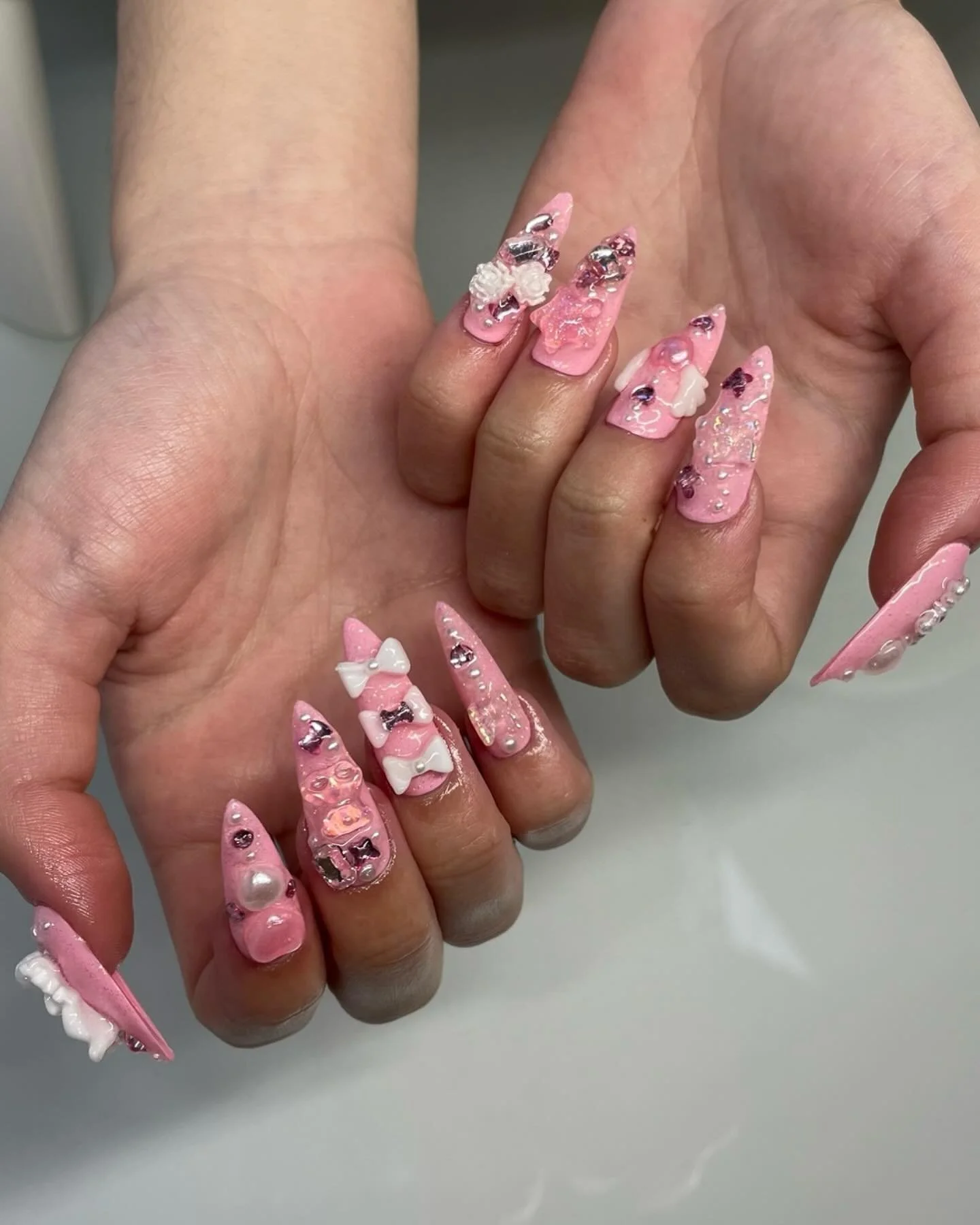 Advanced - Babygirl Confetti 🎀
Keen on more harajuku fashion inspired nail sets! It’s super fun to dance charms all over the place 💝
#harajuku #harajukufashion #kawaii #kawaiinails #nailart #nailartist #charmnails #nailcharms #pinknails #gy